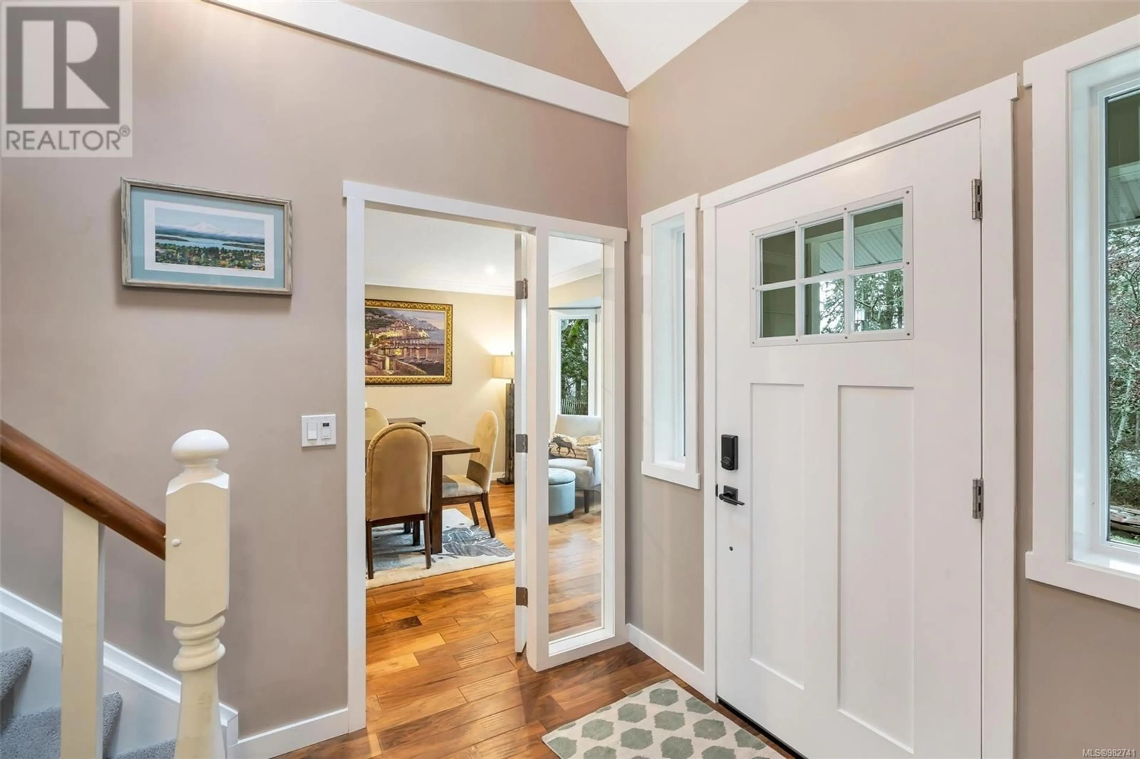 Indoor entryway for 977 Greig Ave, Central Saanich British Columbia V8M1A1