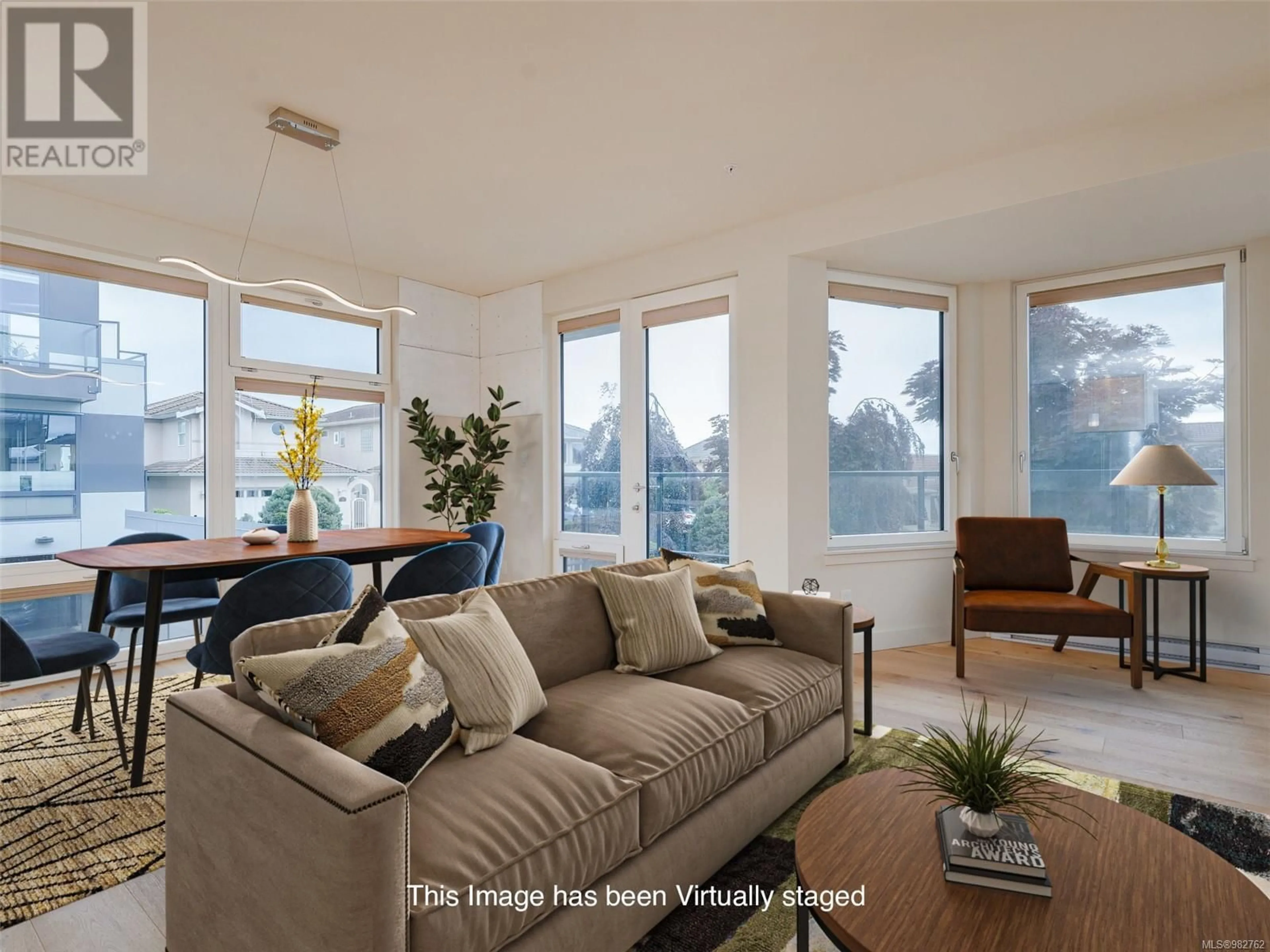 Living room, wood floors for 7 9667B First St, Sidney British Columbia V8L3C8