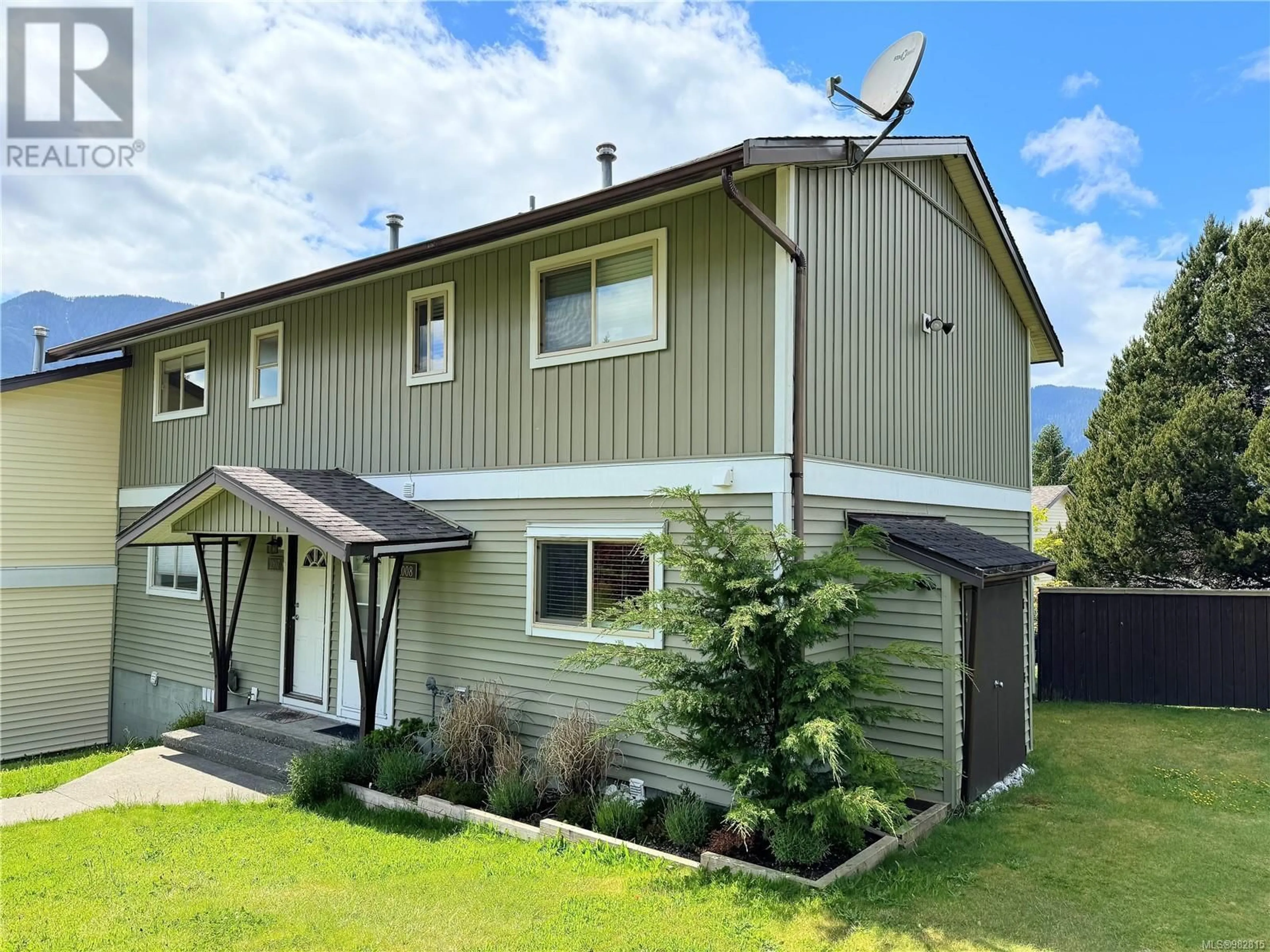 Frontside or backside of a home, cottage for 1008 Maquinna Ave, Port Alice British Columbia V0N2N0