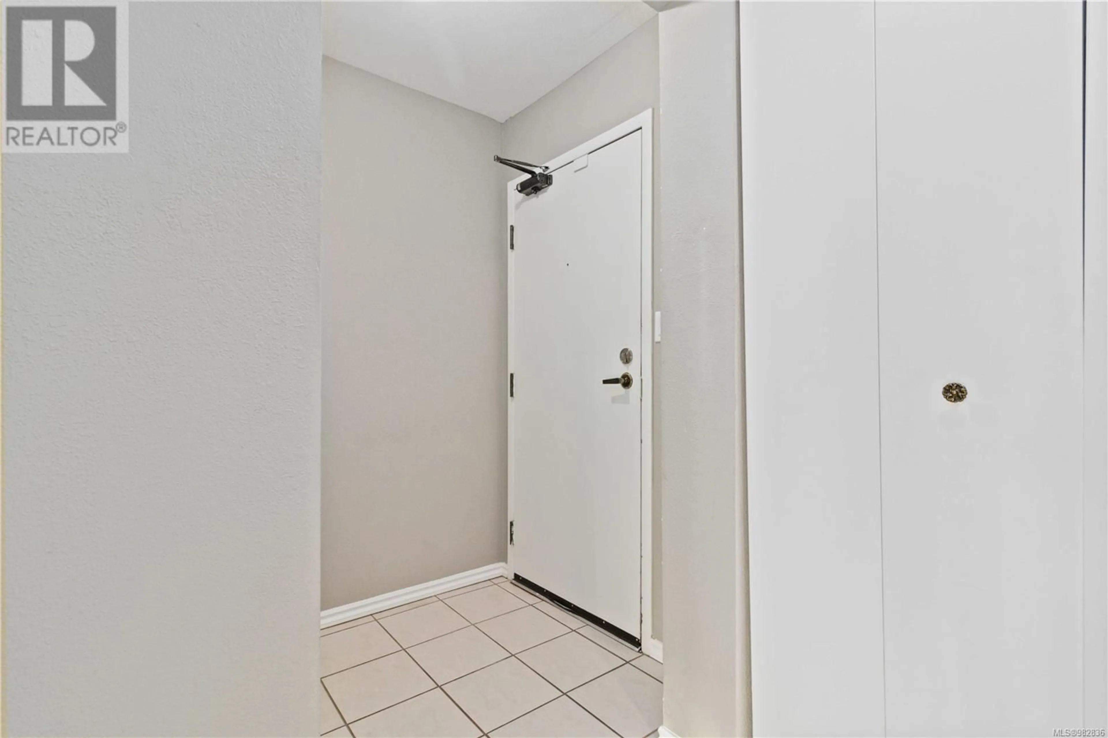 Indoor entryway, not visible floor for 409 1630 Quadra St, Victoria British Columbia V8W3J5