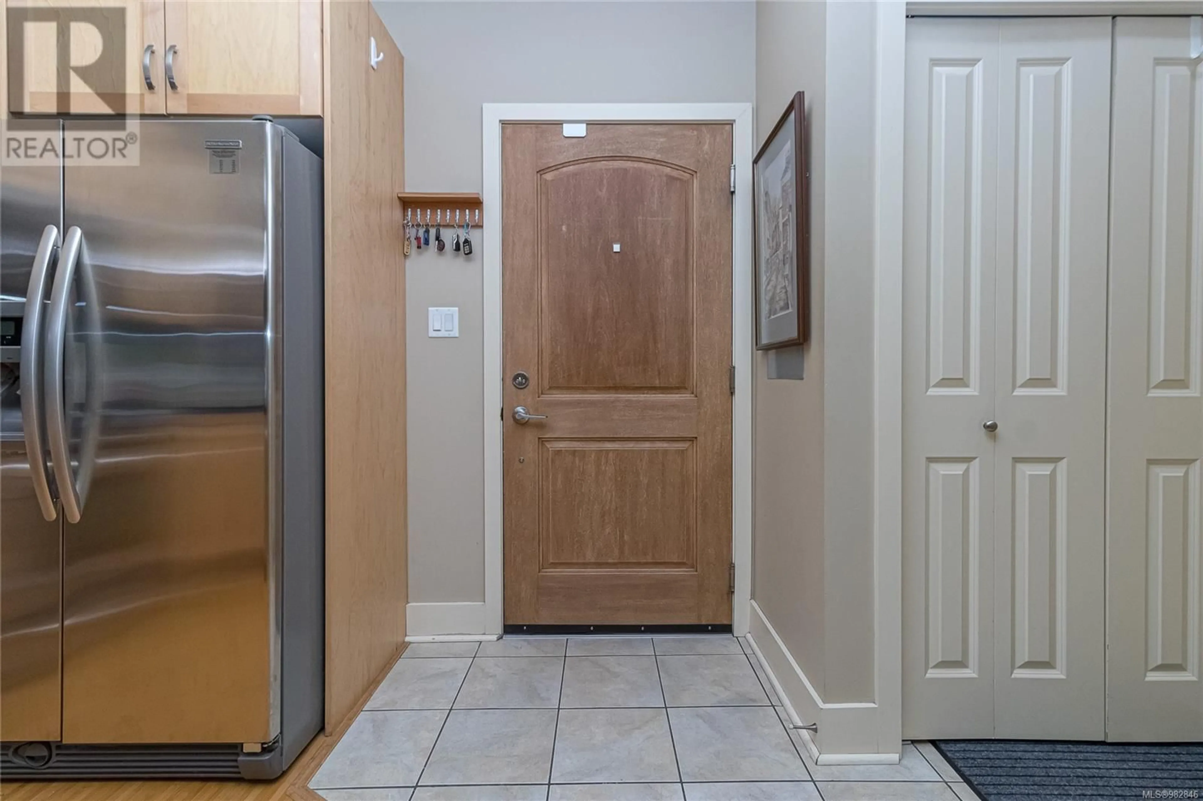 Indoor entryway for 210 866 Brock Ave, Langford British Columbia V9B0H2