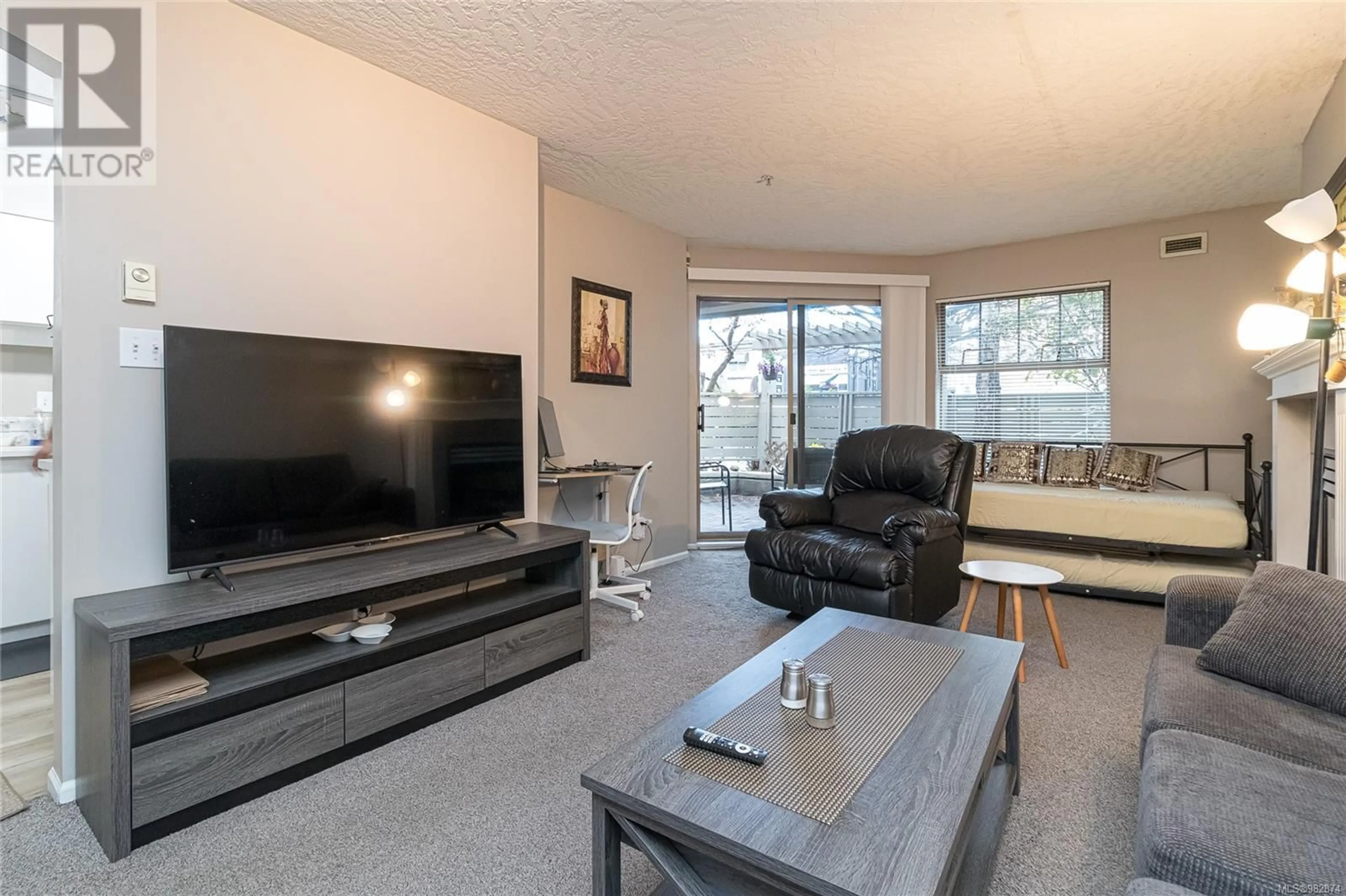 Living room for 109 935 Johnson St, Victoria British Columbia V8V3N5