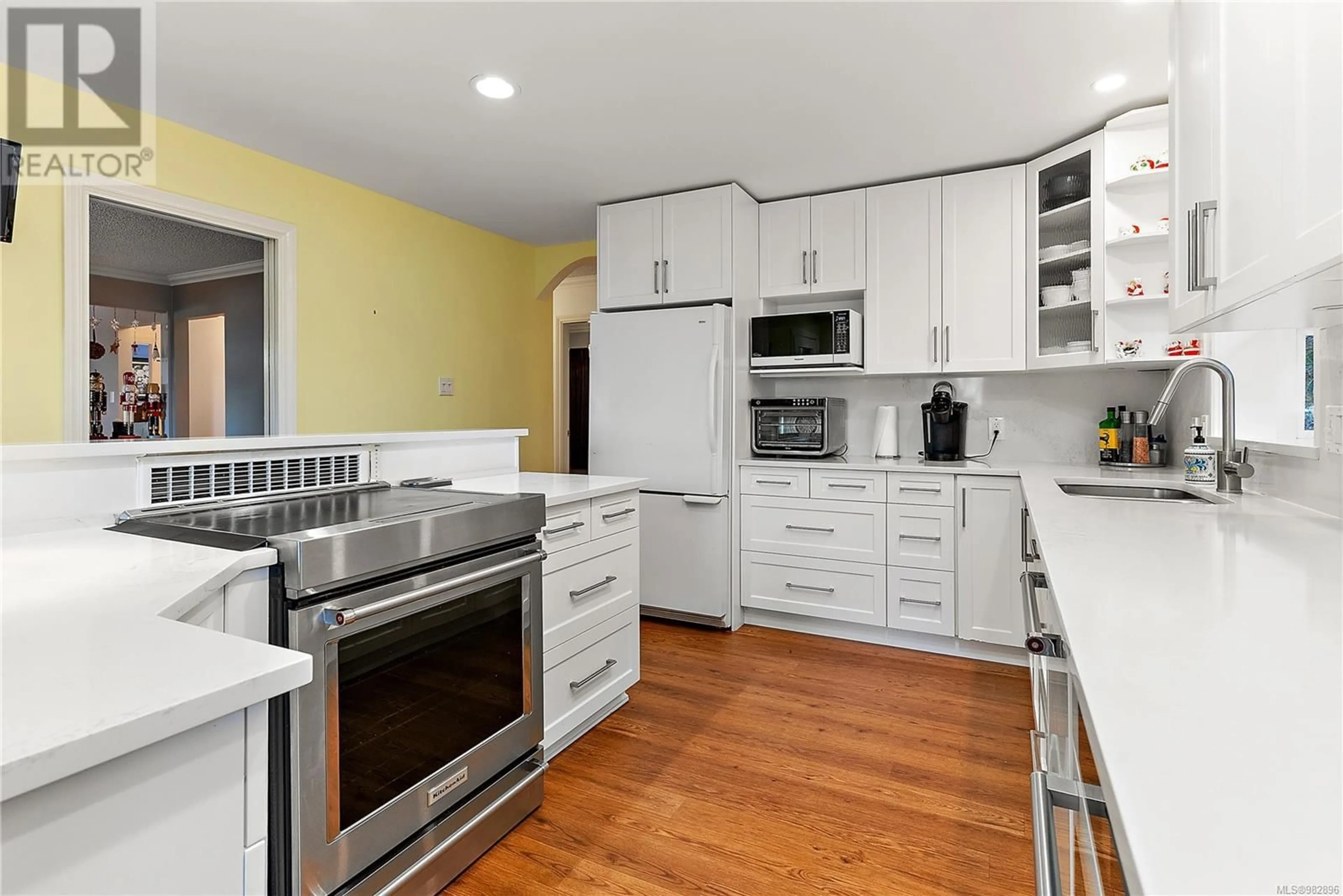 Open concept kitchen, unknown for 2040 Salem Terr, North Saanich British Columbia V8L5J4