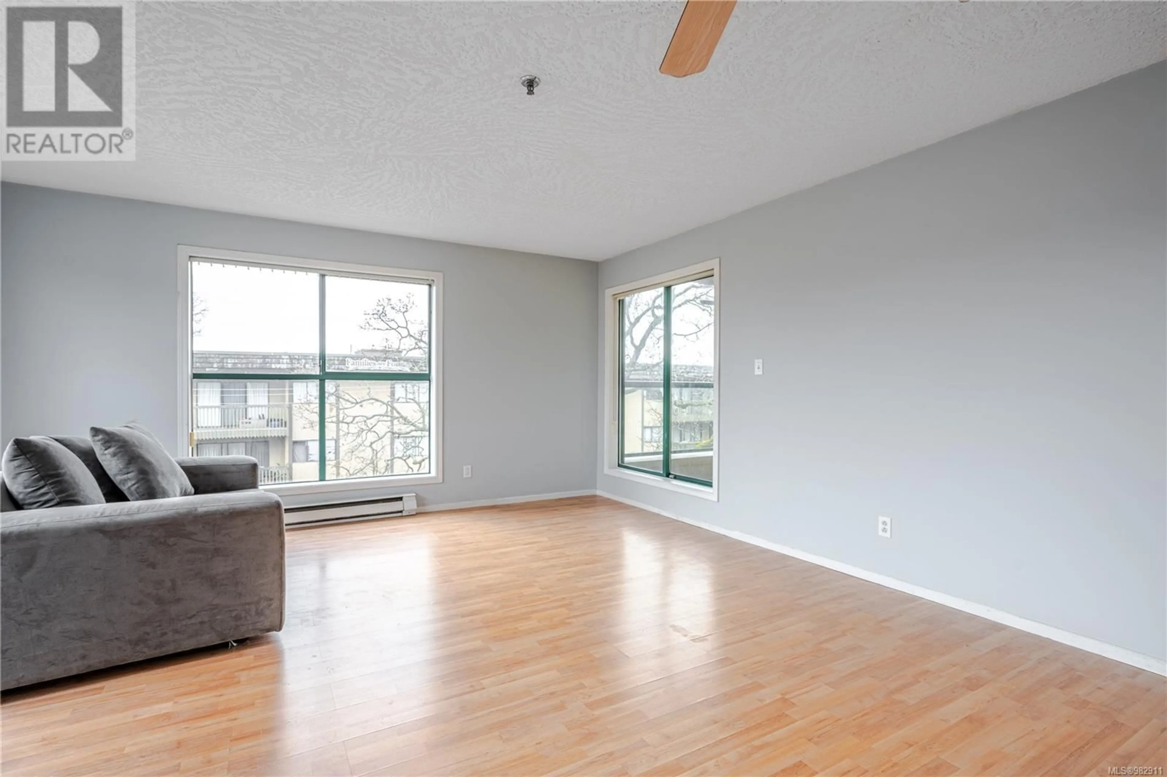 Other indoor space, wood floors for 307 3460 Quadra St, Saanich British Columbia V8X1G6