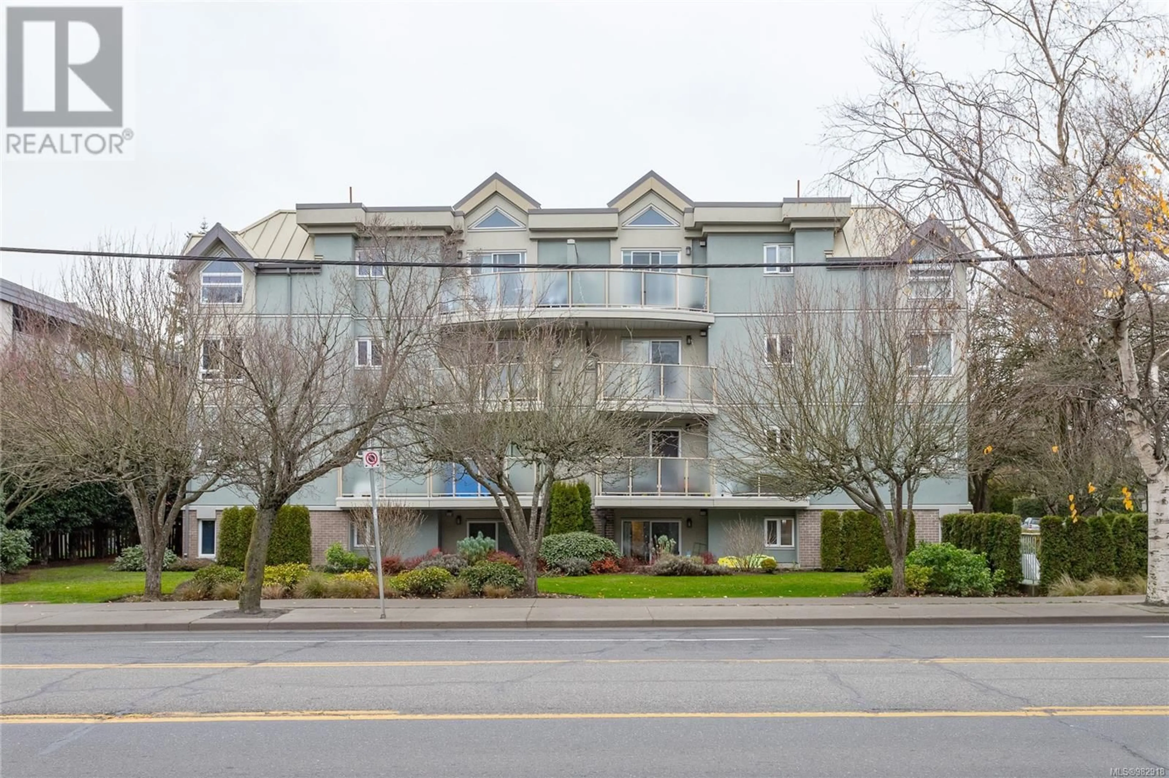 A pic from exterior of the house or condo, the front or back of building for 401 2710 Grosvenor Rd, Victoria British Columbia V8T3M9