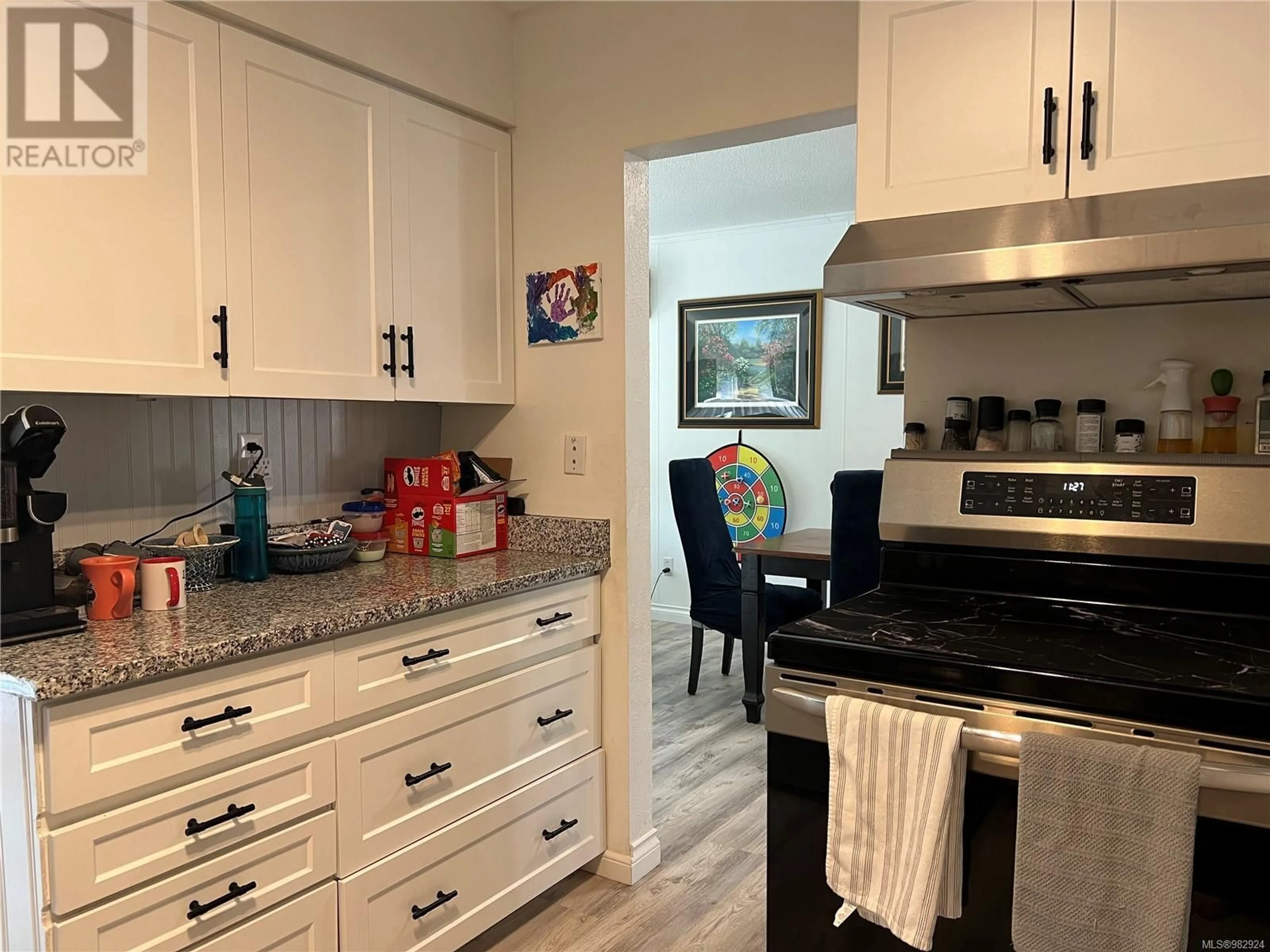 Open concept kitchen, unknown for 400 Nootka Dr, Gold River British Columbia V0P1G0