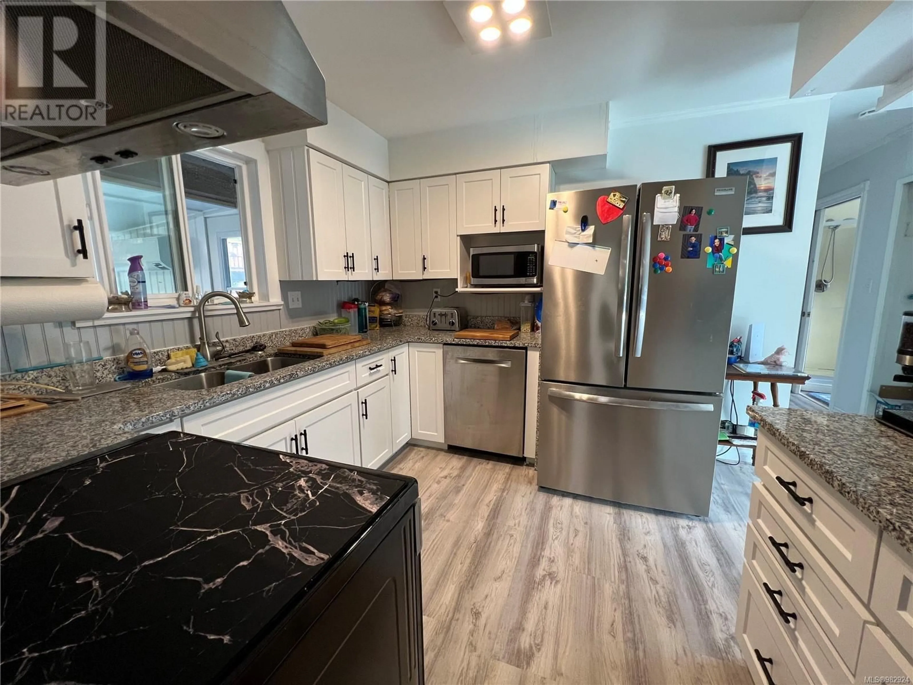 Open concept kitchen, unknown for 400 Nootka Dr, Gold River British Columbia V0P1G0