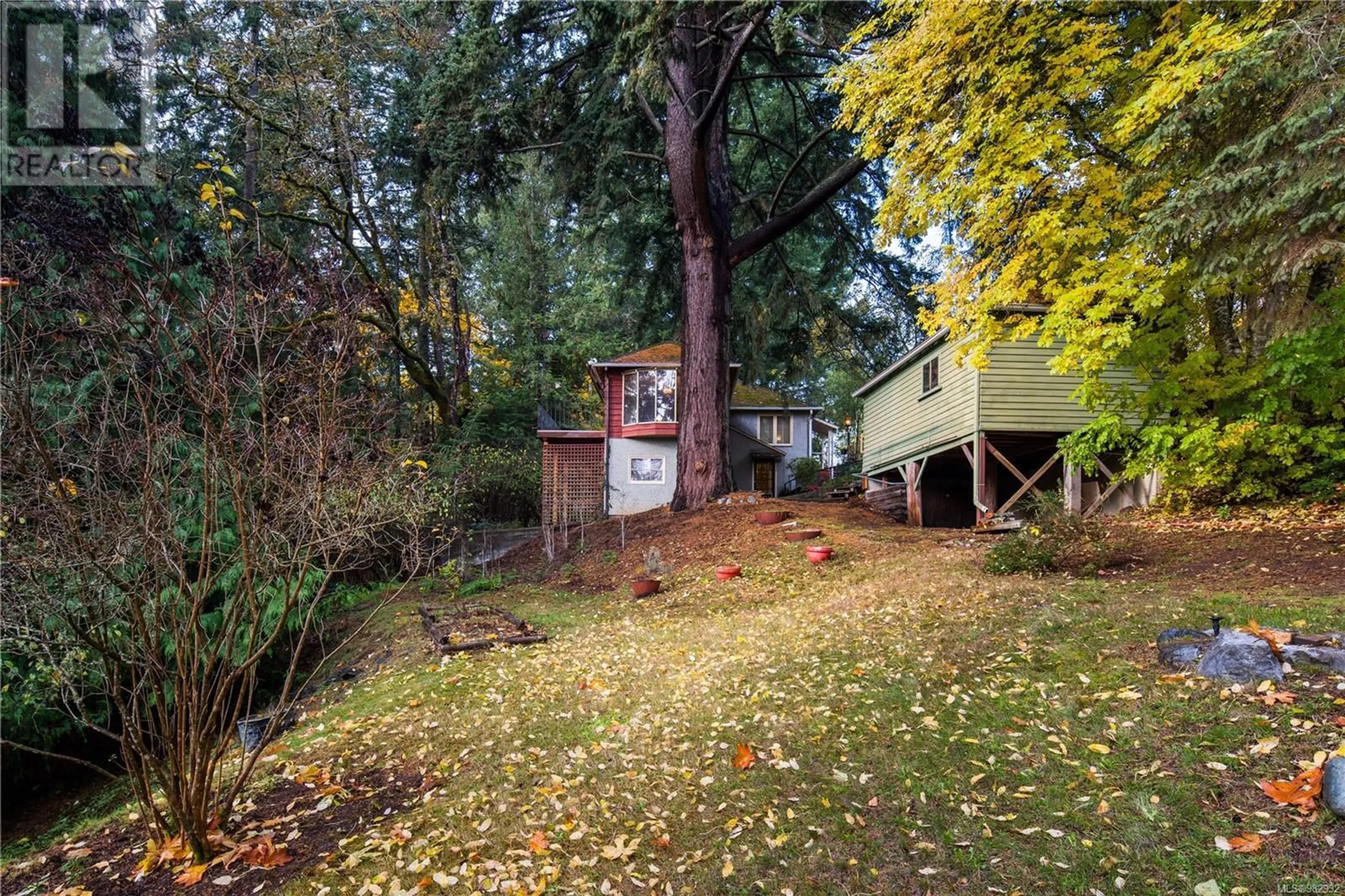 A pic from outside/outdoor area/front of a property/back of a property/a pic from drone, street for 331 Atkins Ave, Langford British Columbia V9B3A1