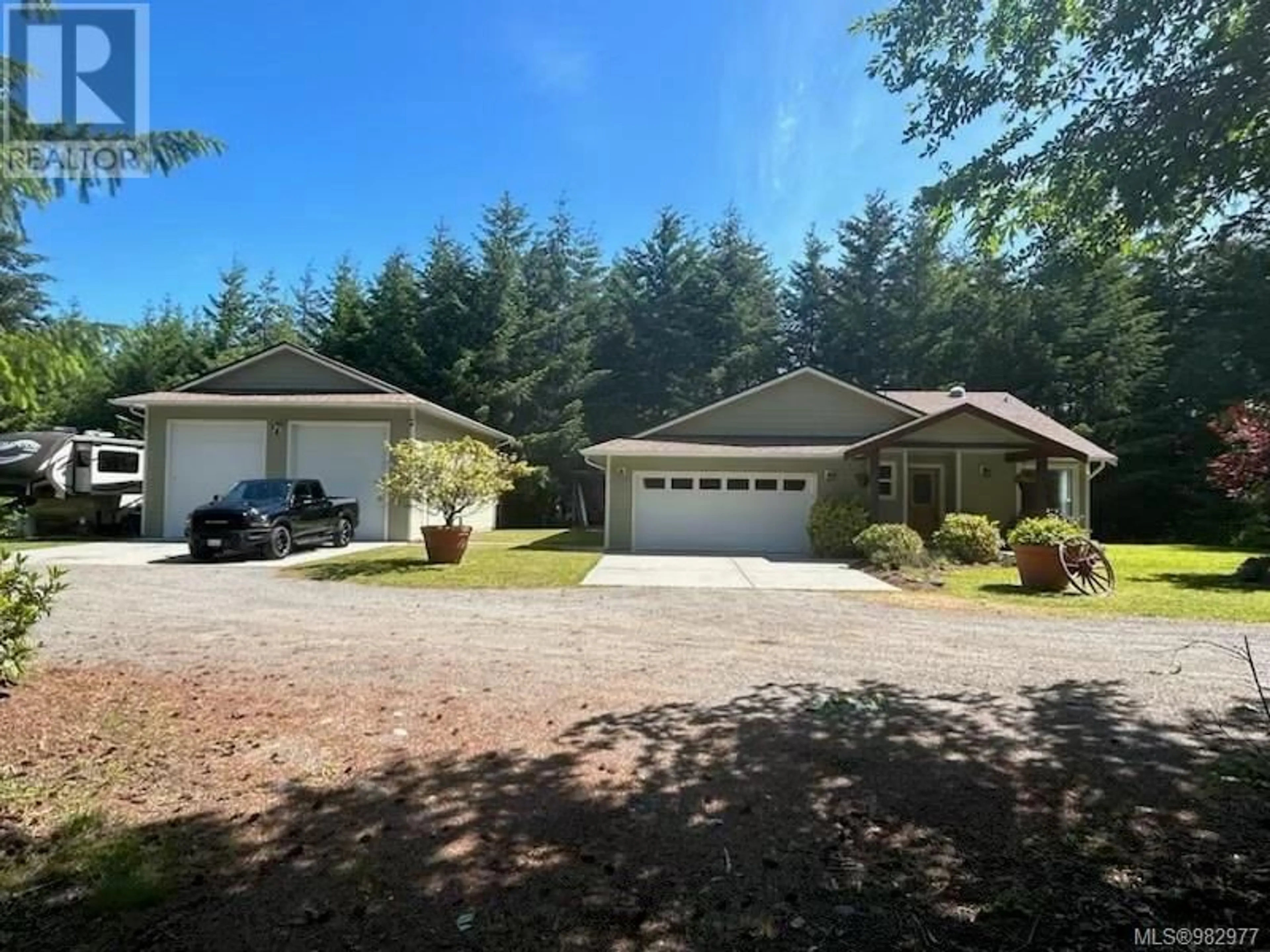 A pic from outside/outdoor area/front of a property/back of a property/a pic from drone, unknown for 2912 Sarah Dr, Sooke British Columbia V9Z0J5