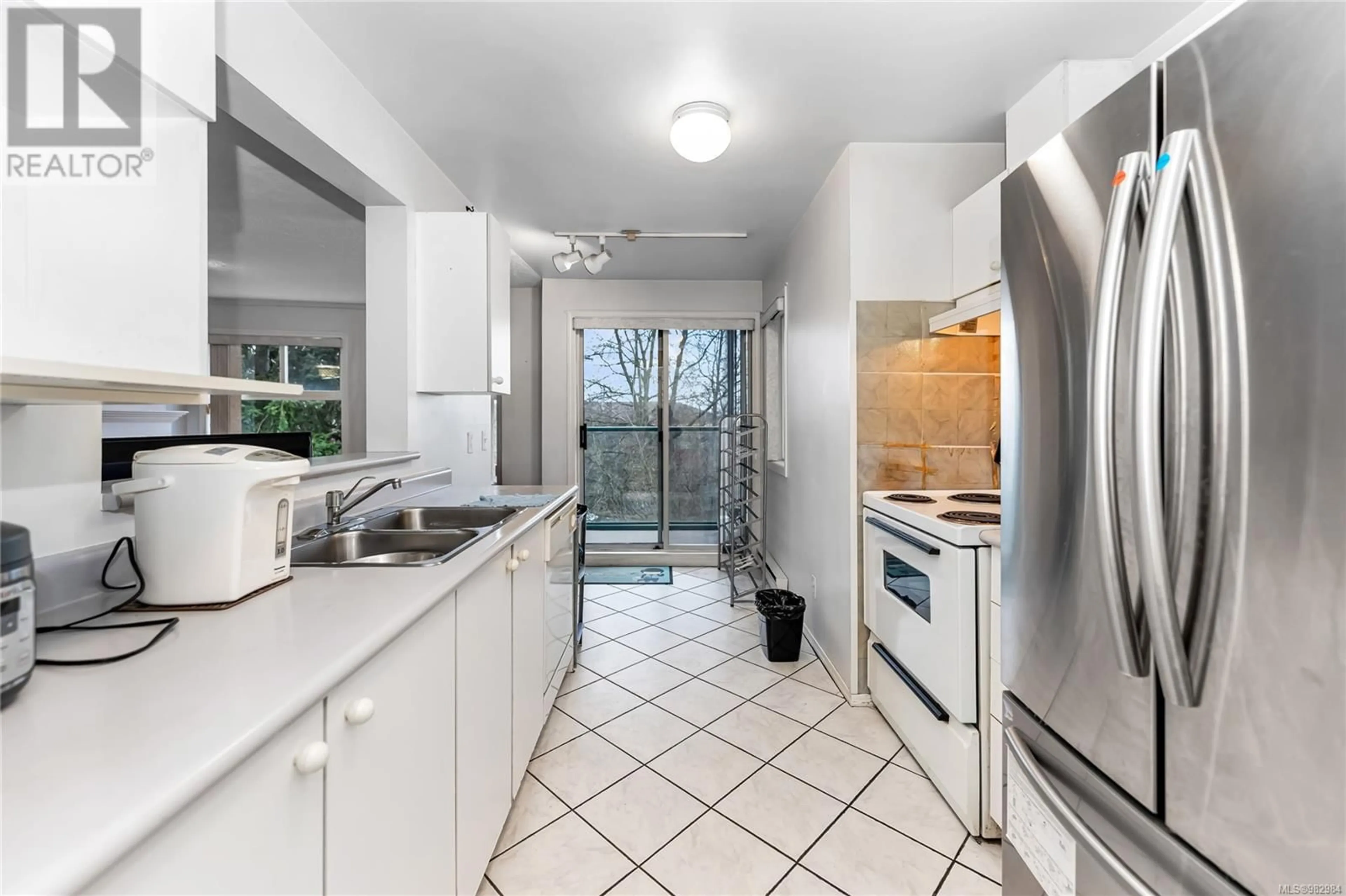 Standard kitchen, ceramic/tile floor for 309 898 Vernon Ave, Saanich British Columbia V8X2W6