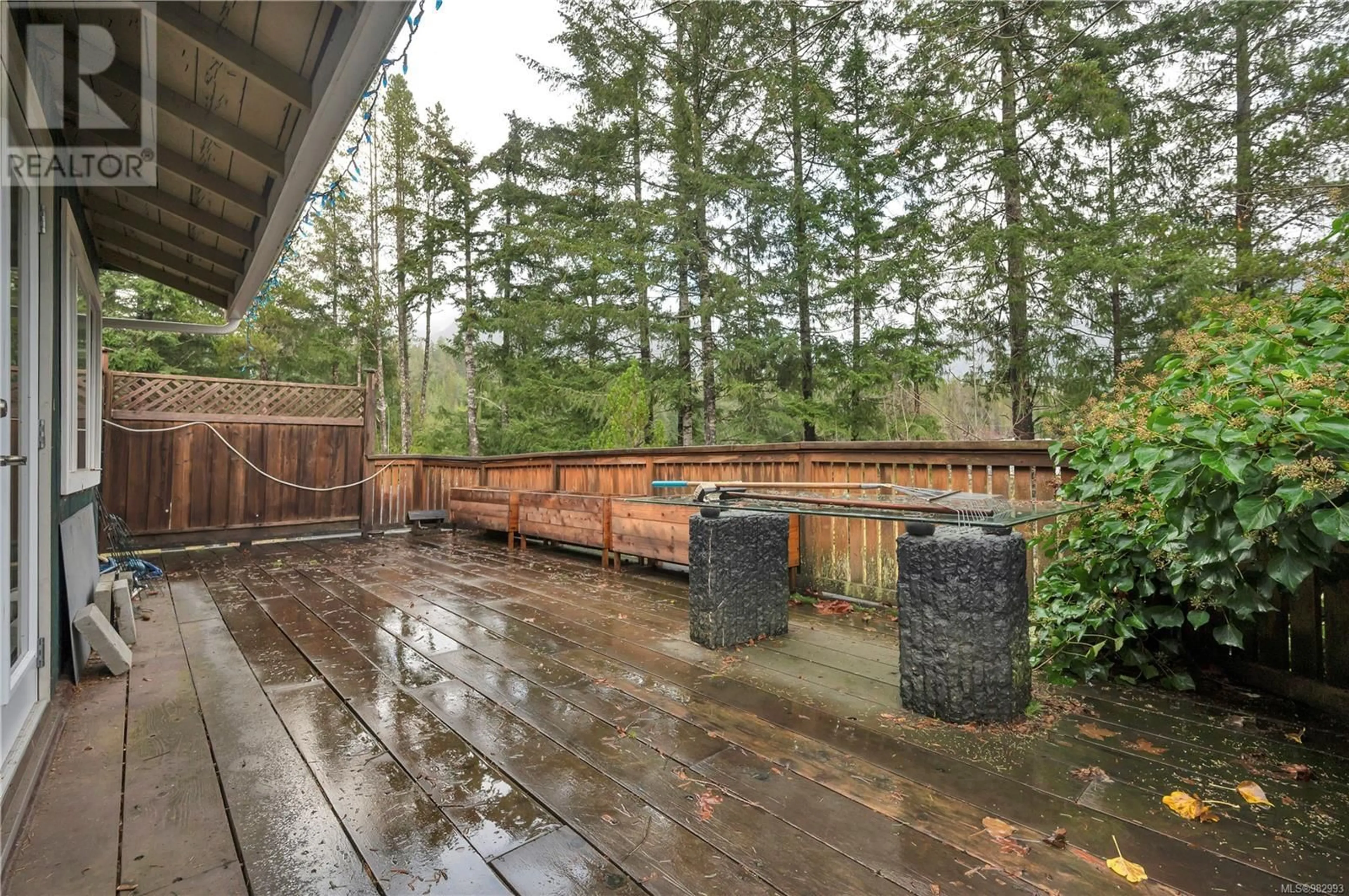 Patio, forest/trees view for 521 Eagle Cres, Gold River British Columbia V0P1G0