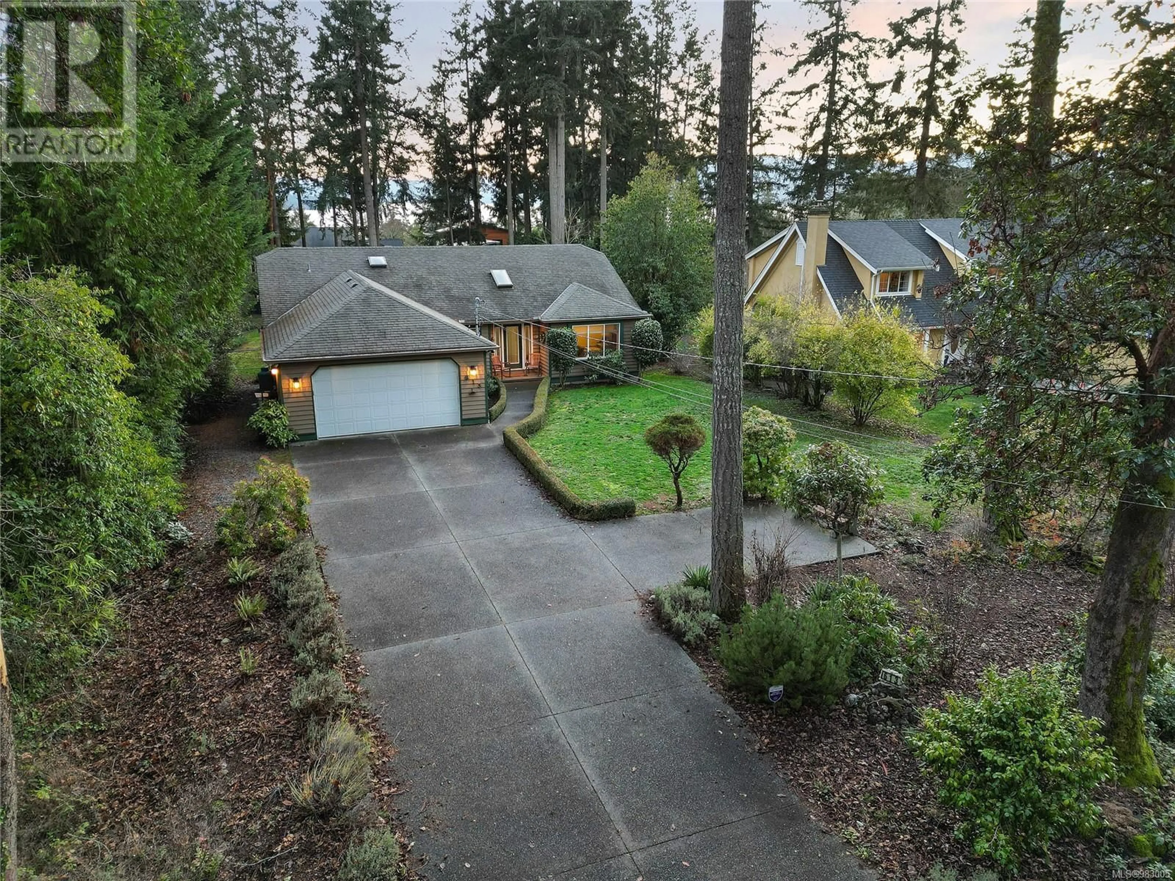 A pic from outside/outdoor area/front of a property/back of a property/a pic from drone, unknown for 613 Downey Rd, North Saanich British Columbia V8L5M6