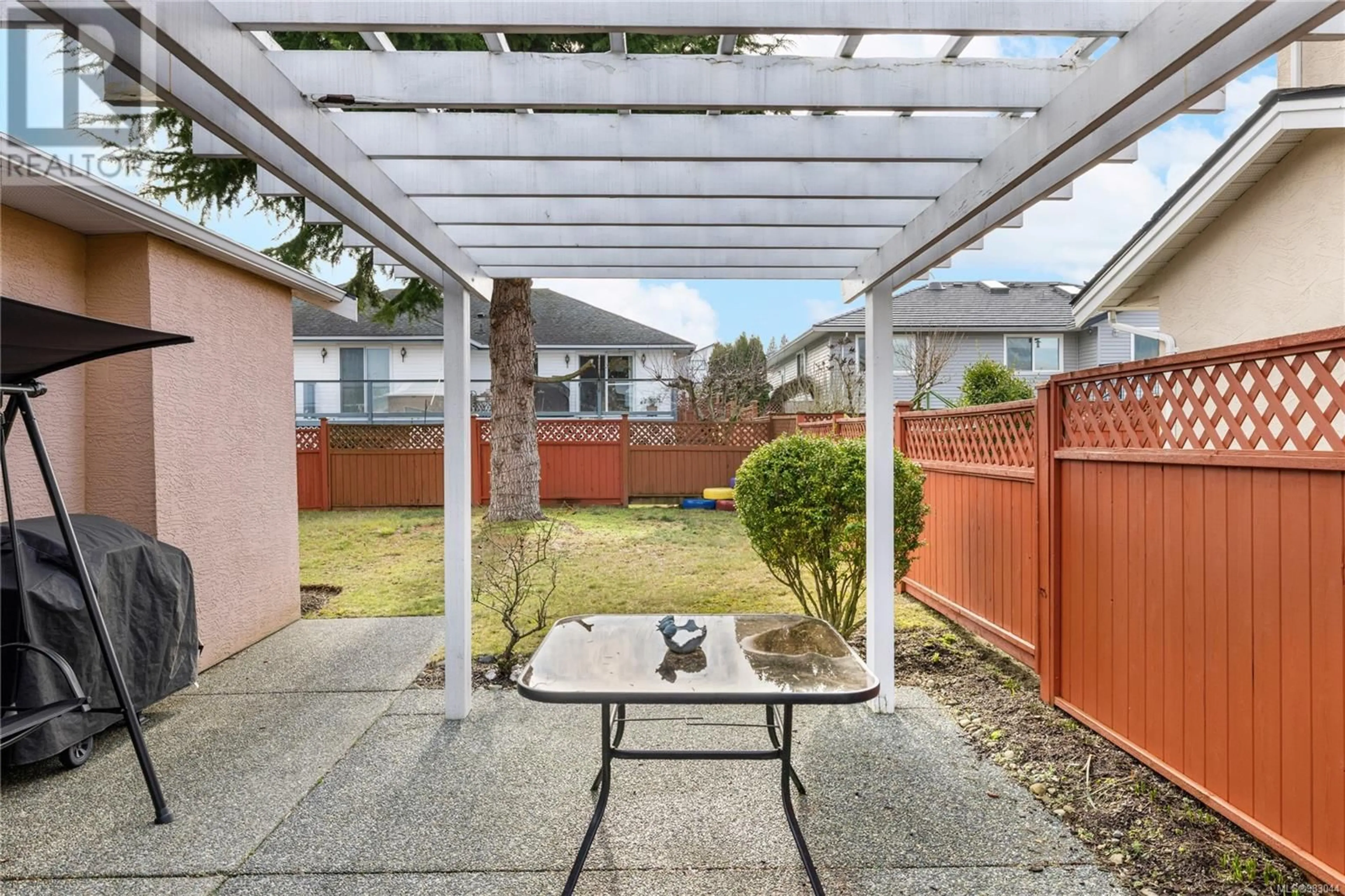 Patio, street for 6237 Dover Rd, Nanaimo British Columbia V9V1L5