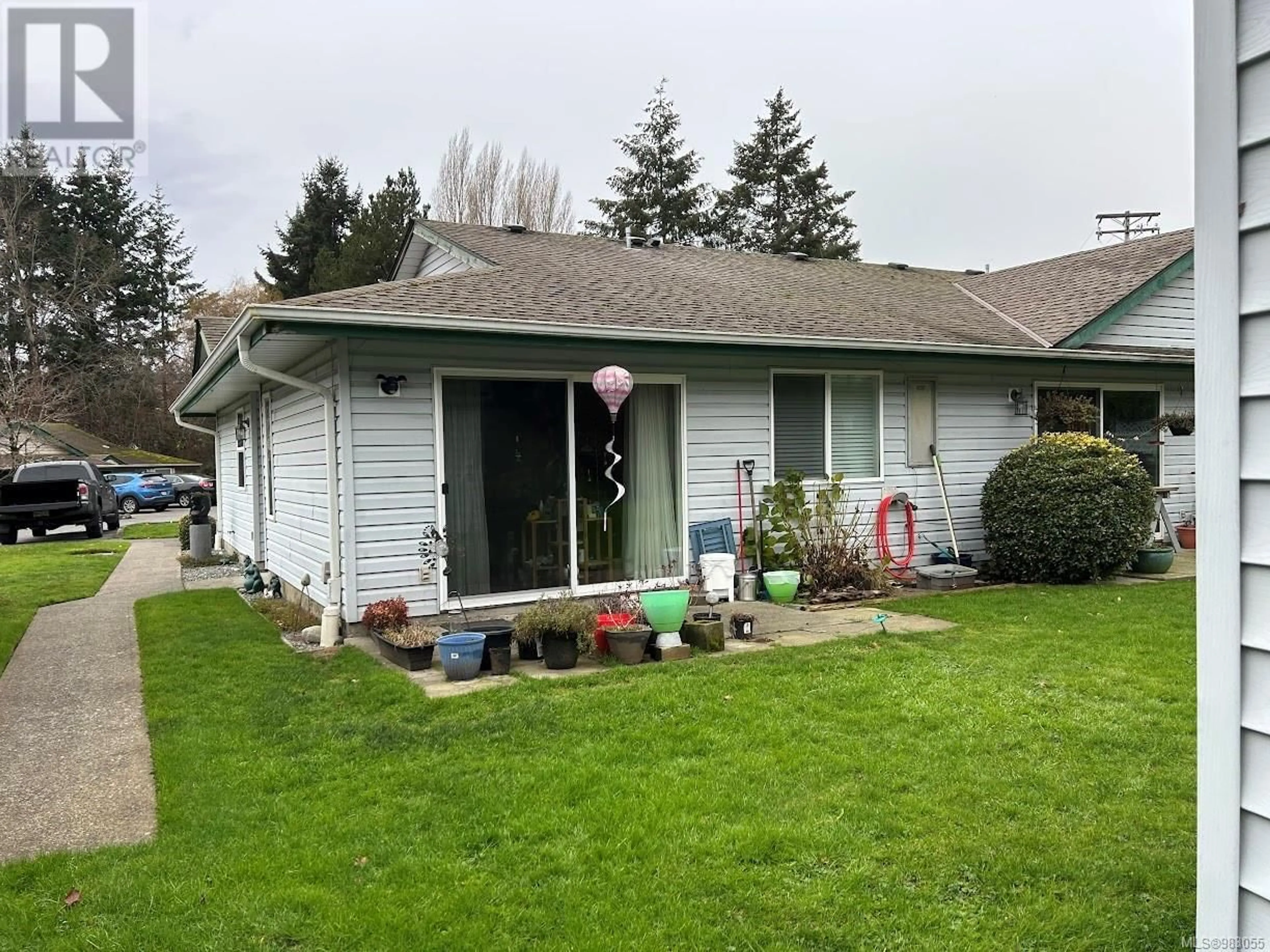 Home with vinyl exterior material, unknown for 3 446 Gail Pl, Nanaimo British Columbia V9R5W4