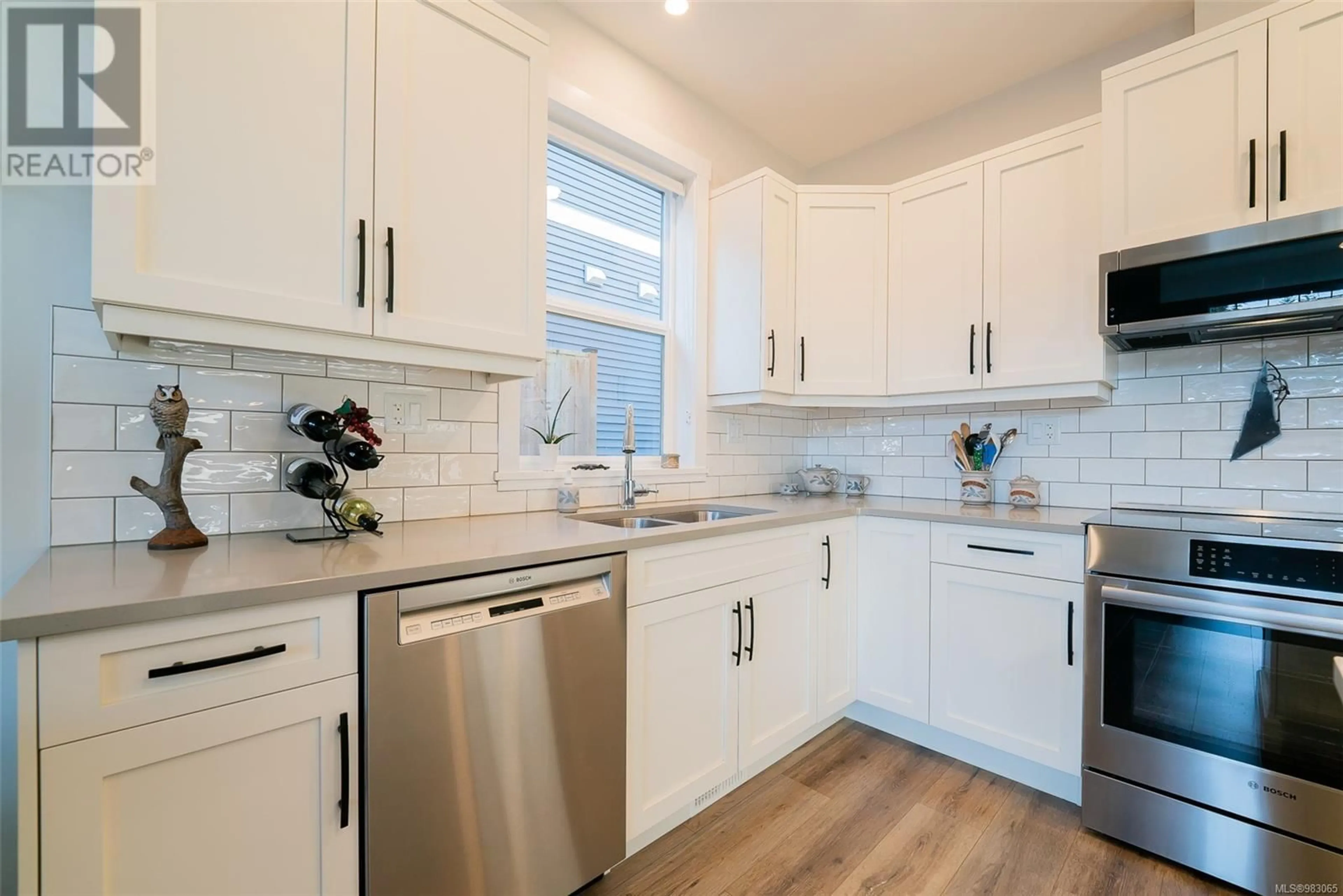 Open concept kitchen, ceramic/tile floor for 526 Rothdale Rd, Ladysmith British Columbia V9G1W5