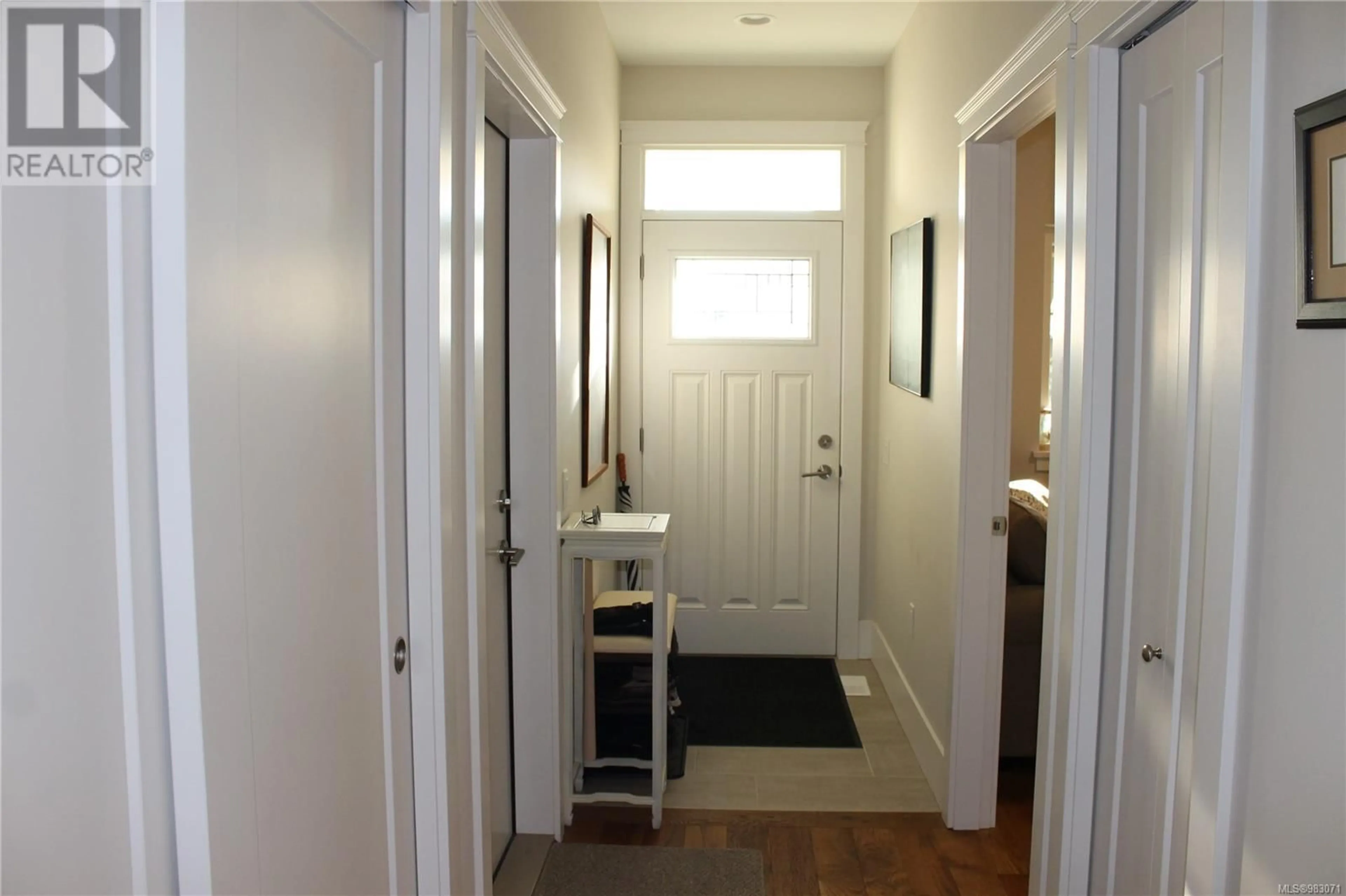 Indoor entryway for 318 Edgewood Cres, Duncan British Columbia V9L0G6