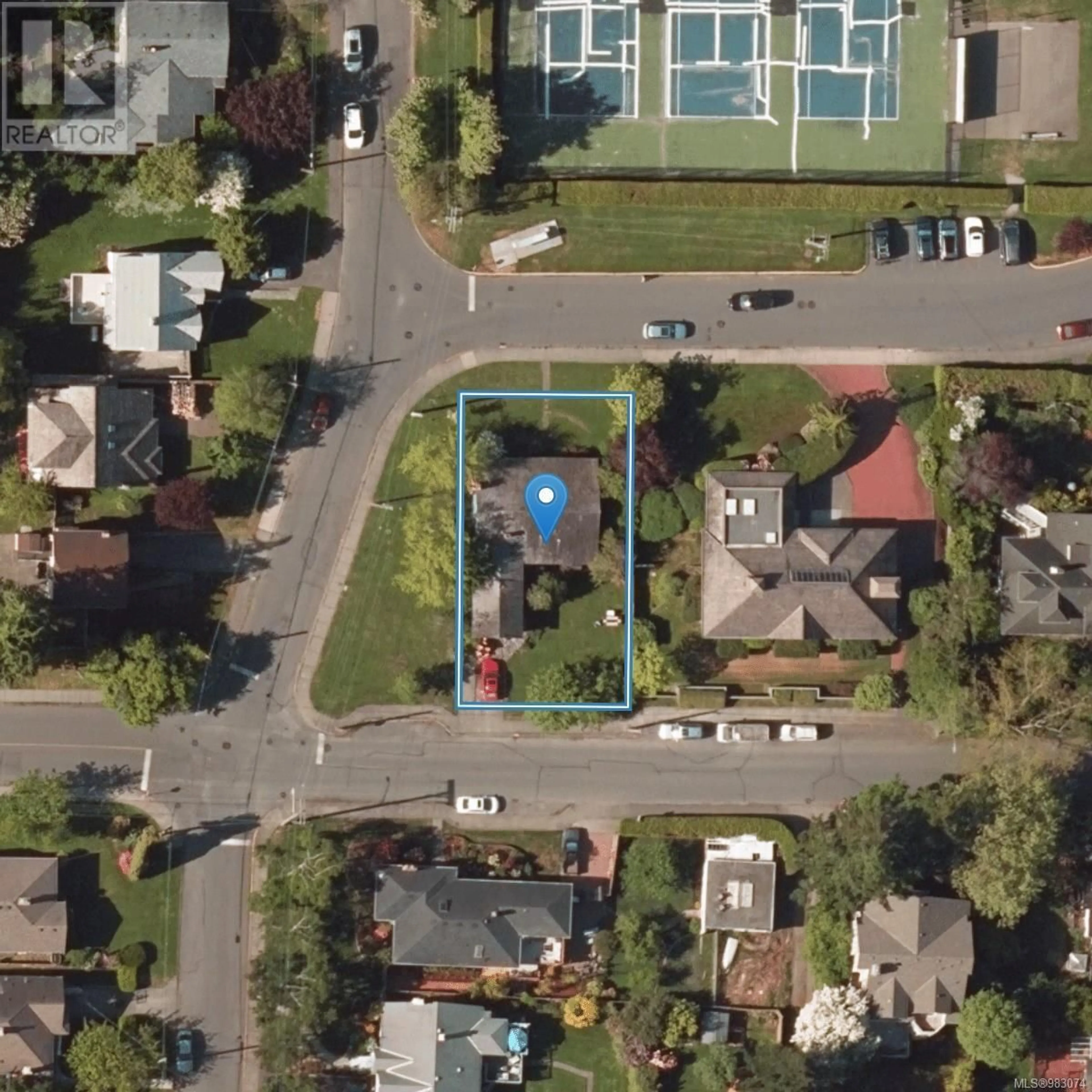 A pic from outside/outdoor area/front of a property/back of a property/a pic from drone, street for 2409 Currie Rd, Oak Bay British Columbia V8S3B5