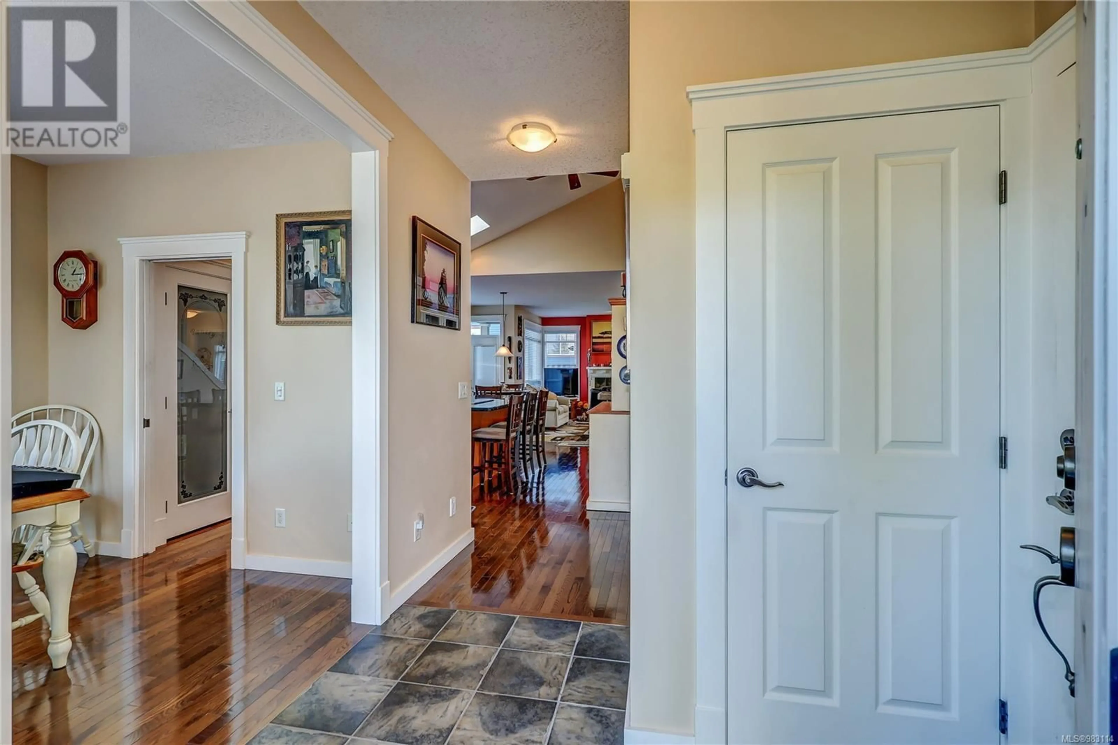 Indoor entryway for 24 500 Russell Rd, Ladysmith British Columbia V9G1W3