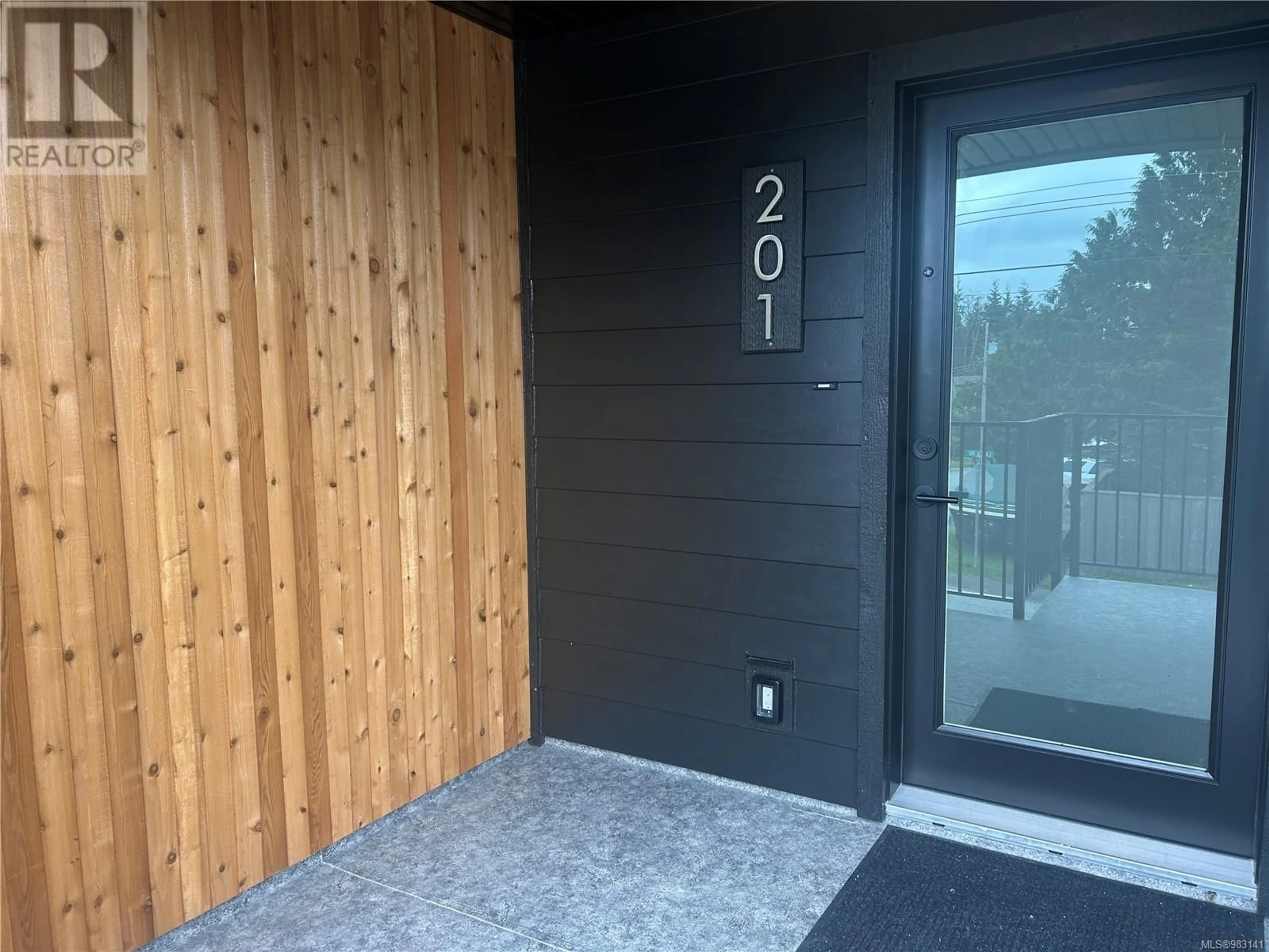 Indoor entryway for 201 - 1683 LARCH ROAD, Ucluelet British Columbia V0R3A0