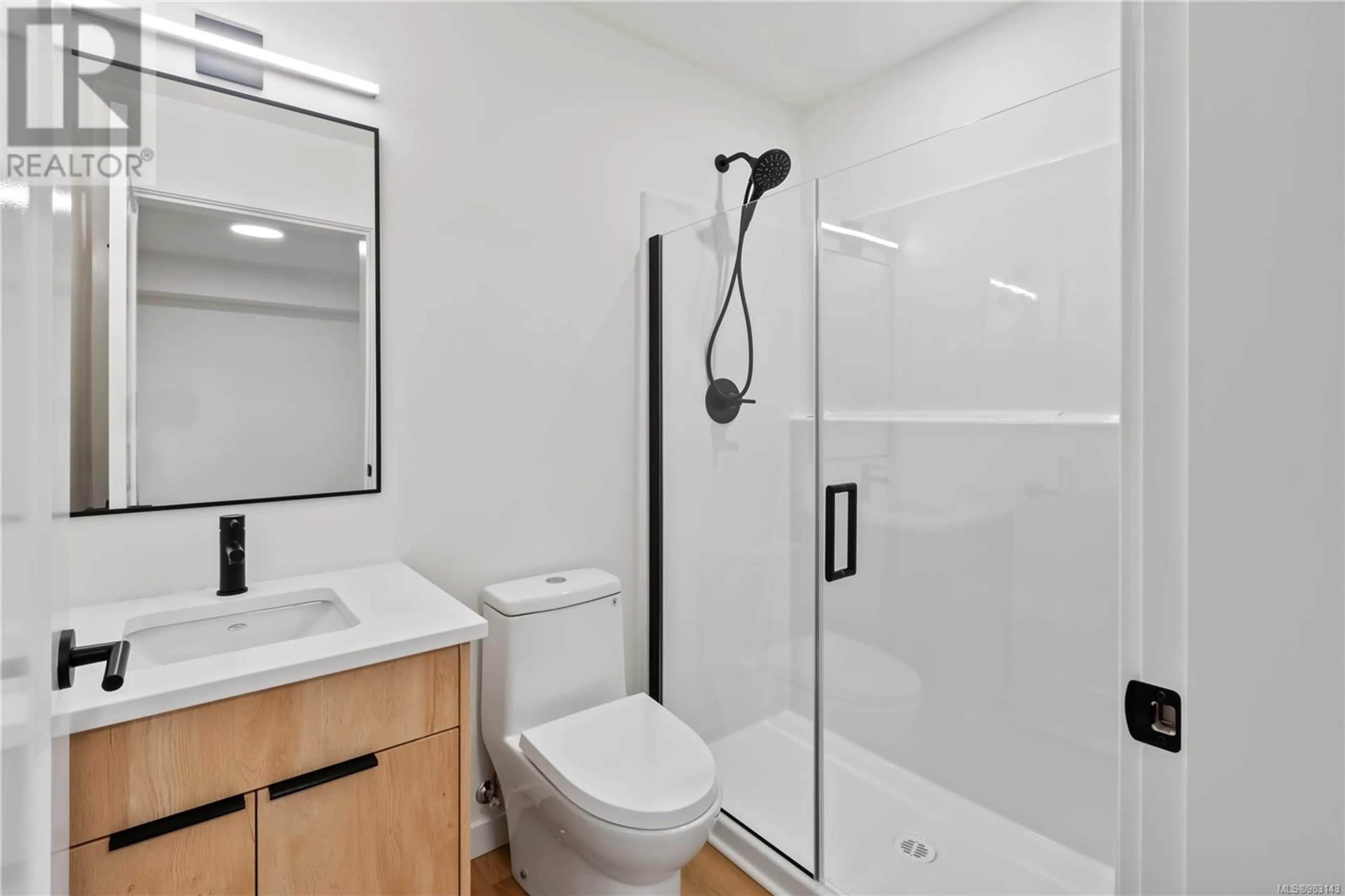 Standard bathroom, ceramic/tile floor for 101 1683 Larch Rd, Ucluelet British Columbia V0R3A0