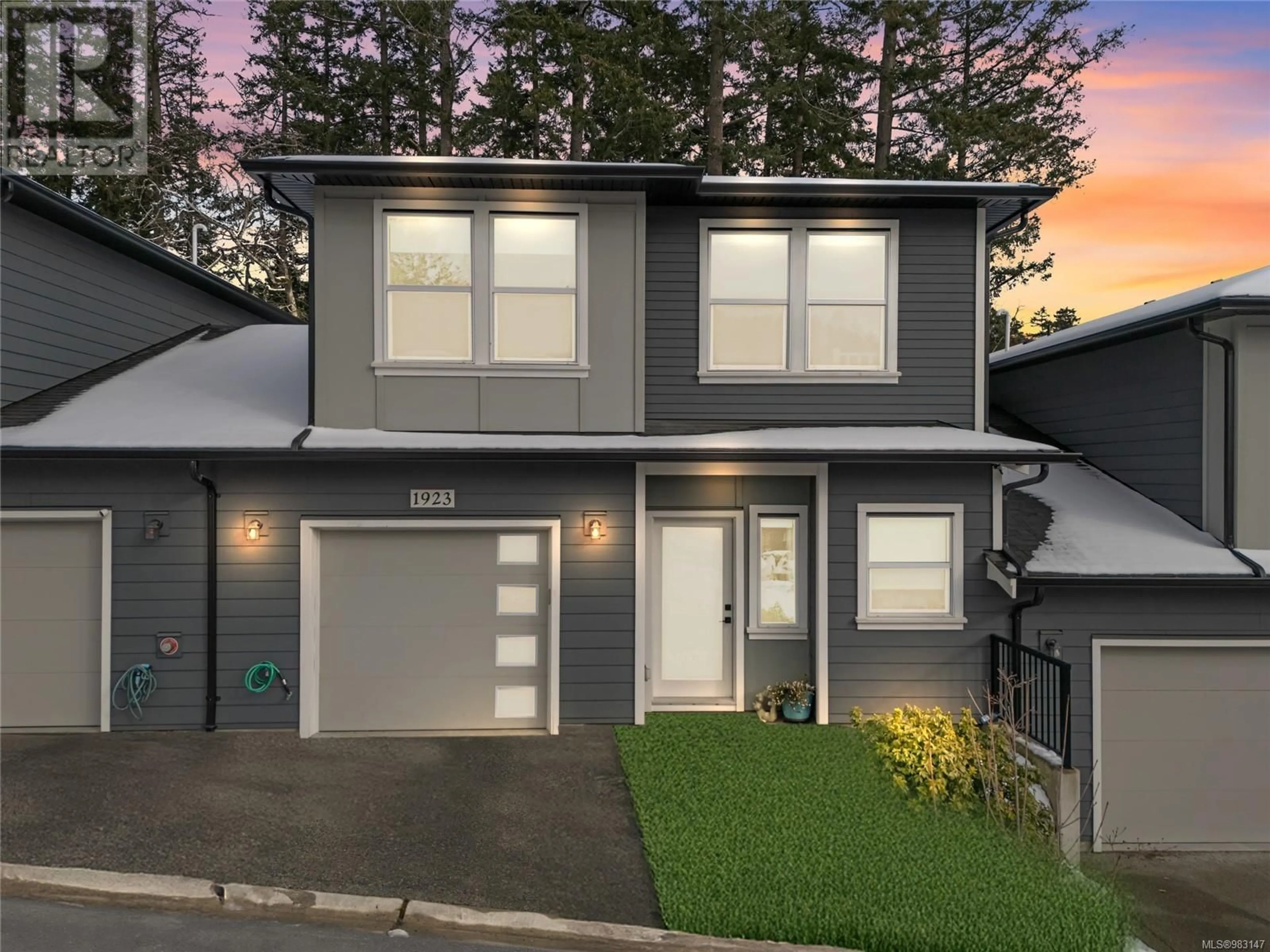 Home with vinyl exterior material, street for 1923 West Park Lane, View Royal British Columbia V9B3R9