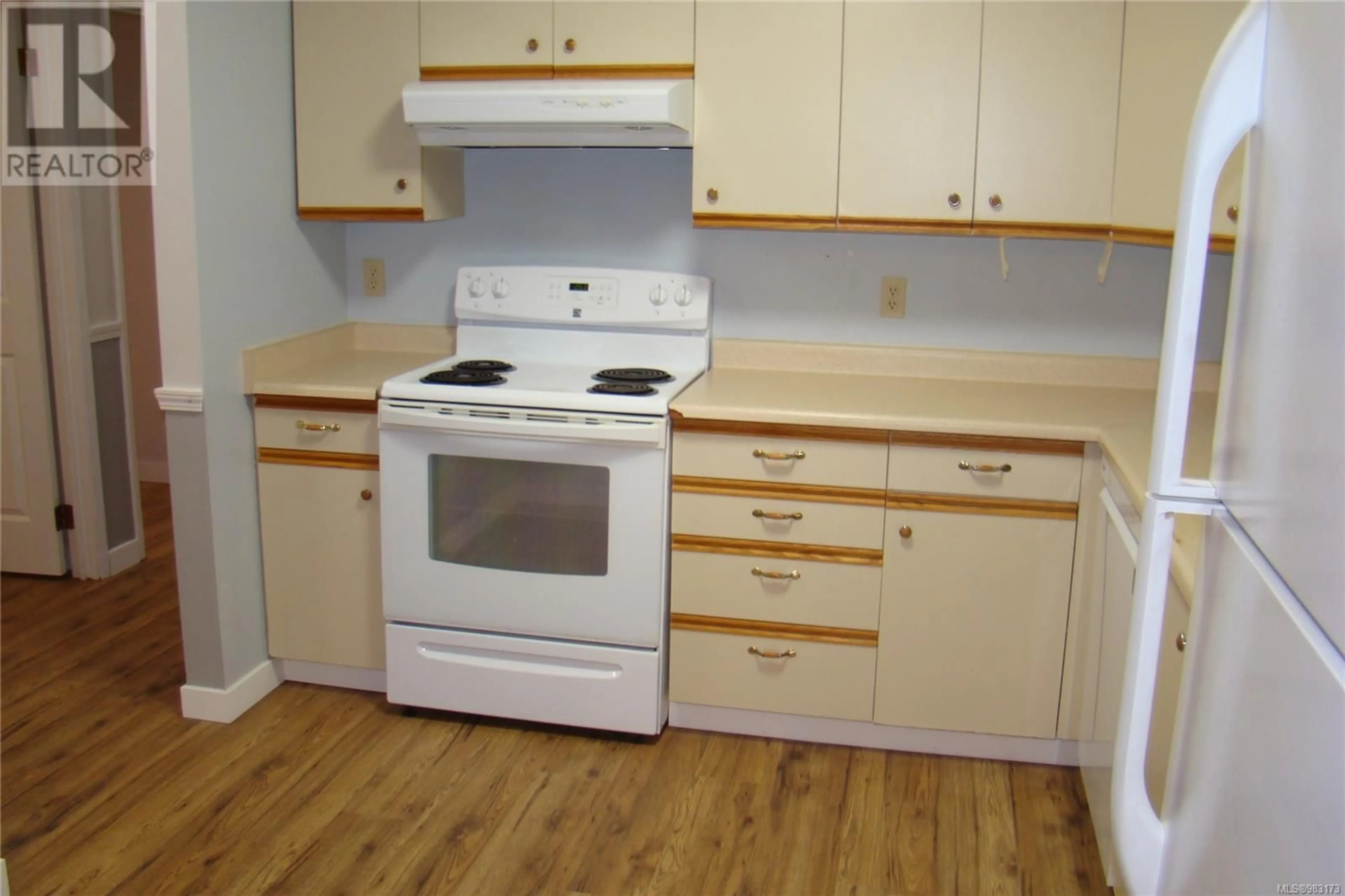 Standard kitchen, wood/laminate floor for 201 6715 Dover Rd, Nanaimo British Columbia V9V1L9