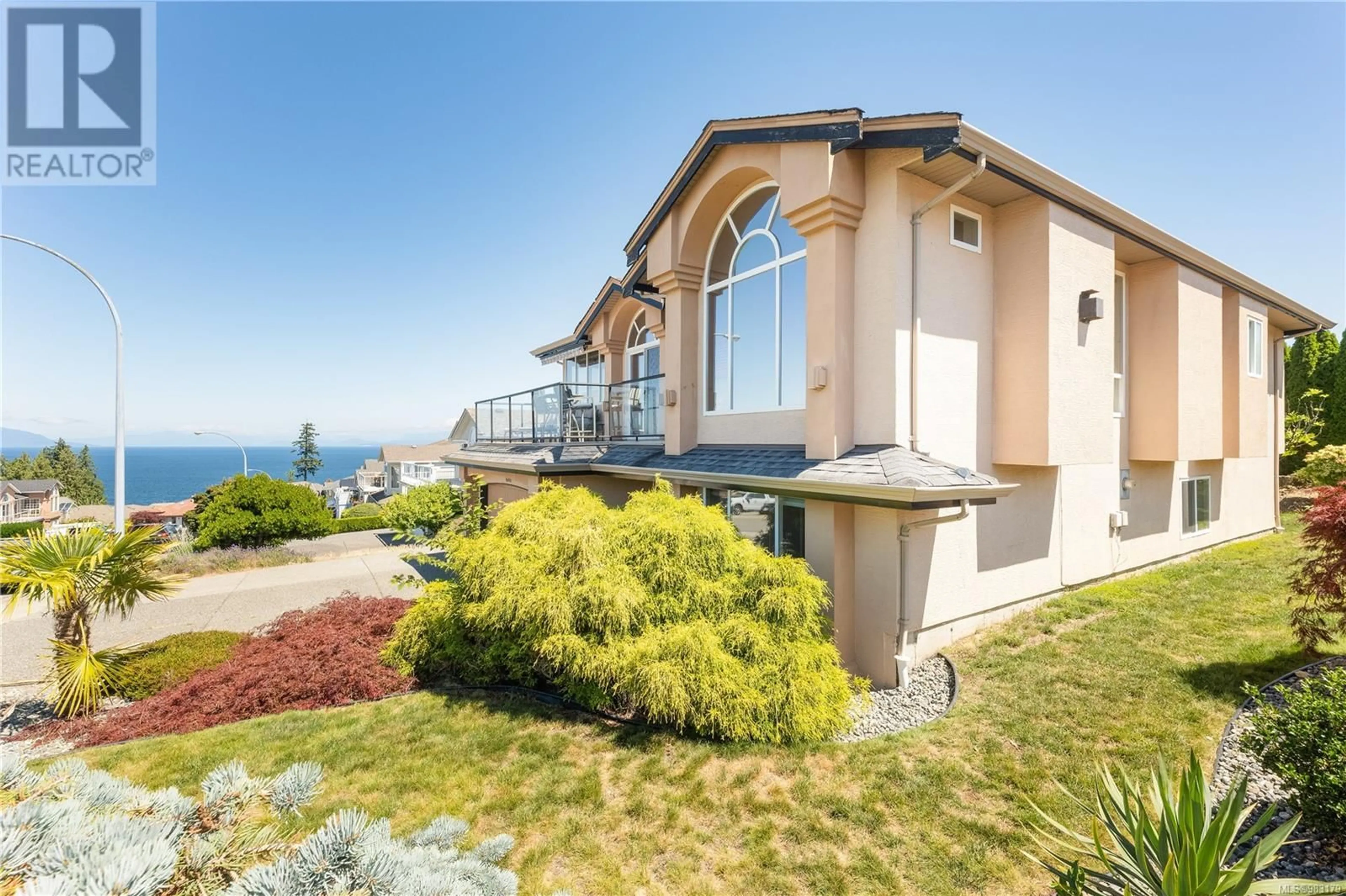 Home with vinyl exterior material, water/lake/river/ocean view for 6300 Corfu Dr, Nanaimo British Columbia V9V1N5