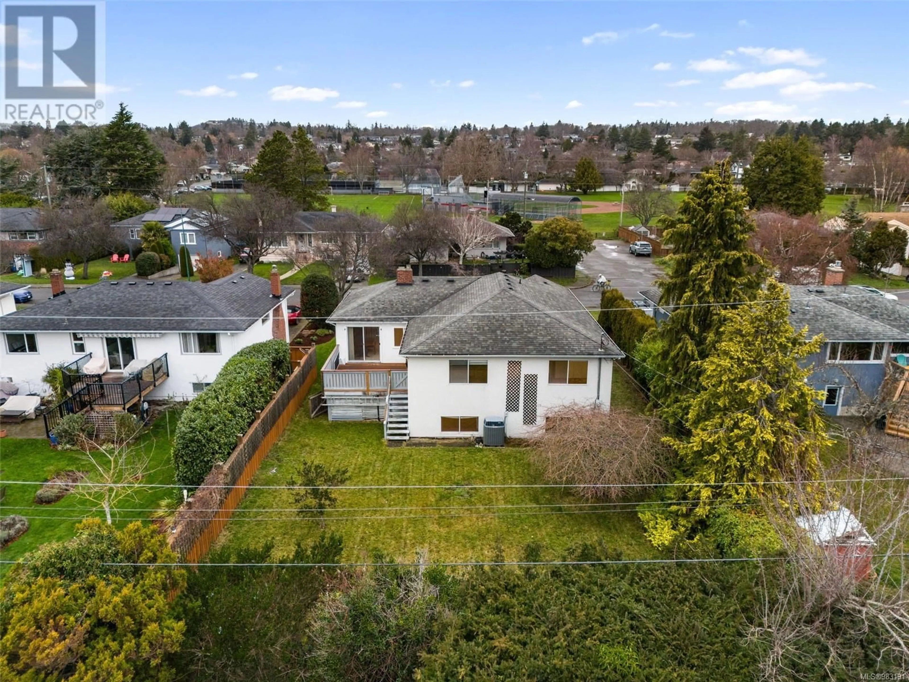 A pic from outside/outdoor area/front of a property/back of a property/a pic from drone, street for 2141 Newton St, Oak Bay British Columbia V8R2R9