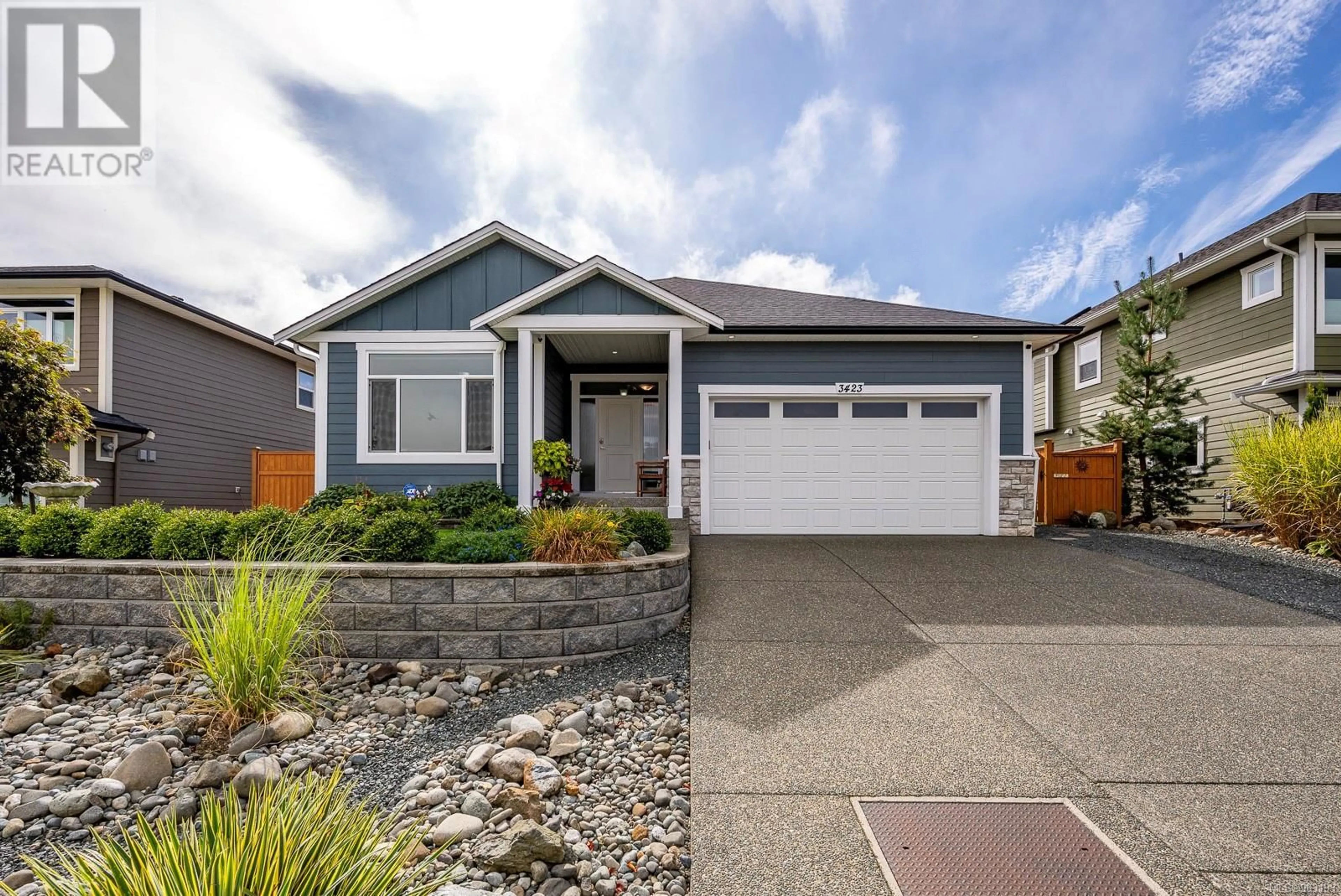 Home with vinyl exterior material, street for 3423 Eagleview Cres, Courtenay British Columbia V9N0B6