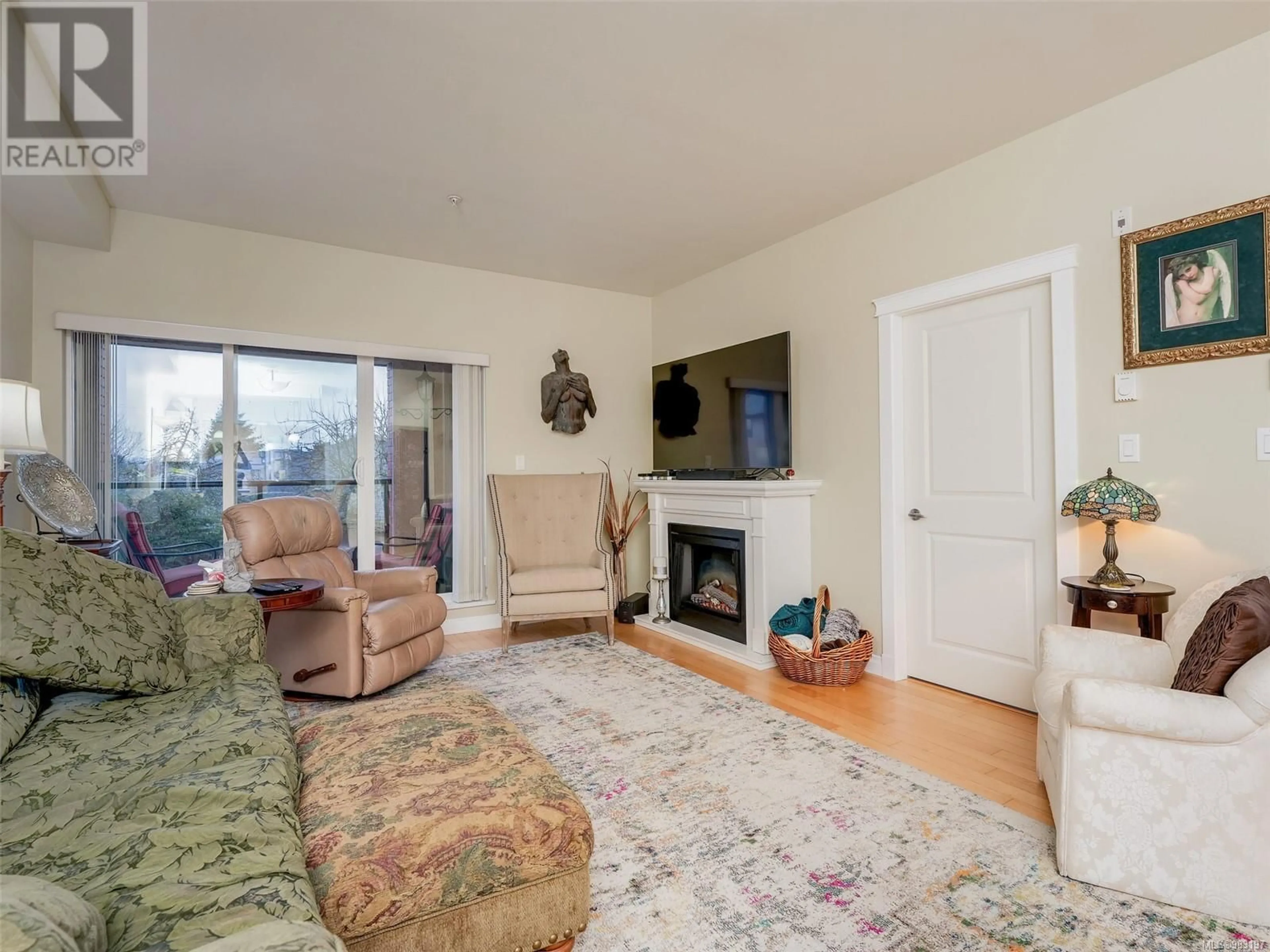 Living room with furniture, unknown for 204 2380 Brethour Ave, Sidney British Columbia V8L2A5