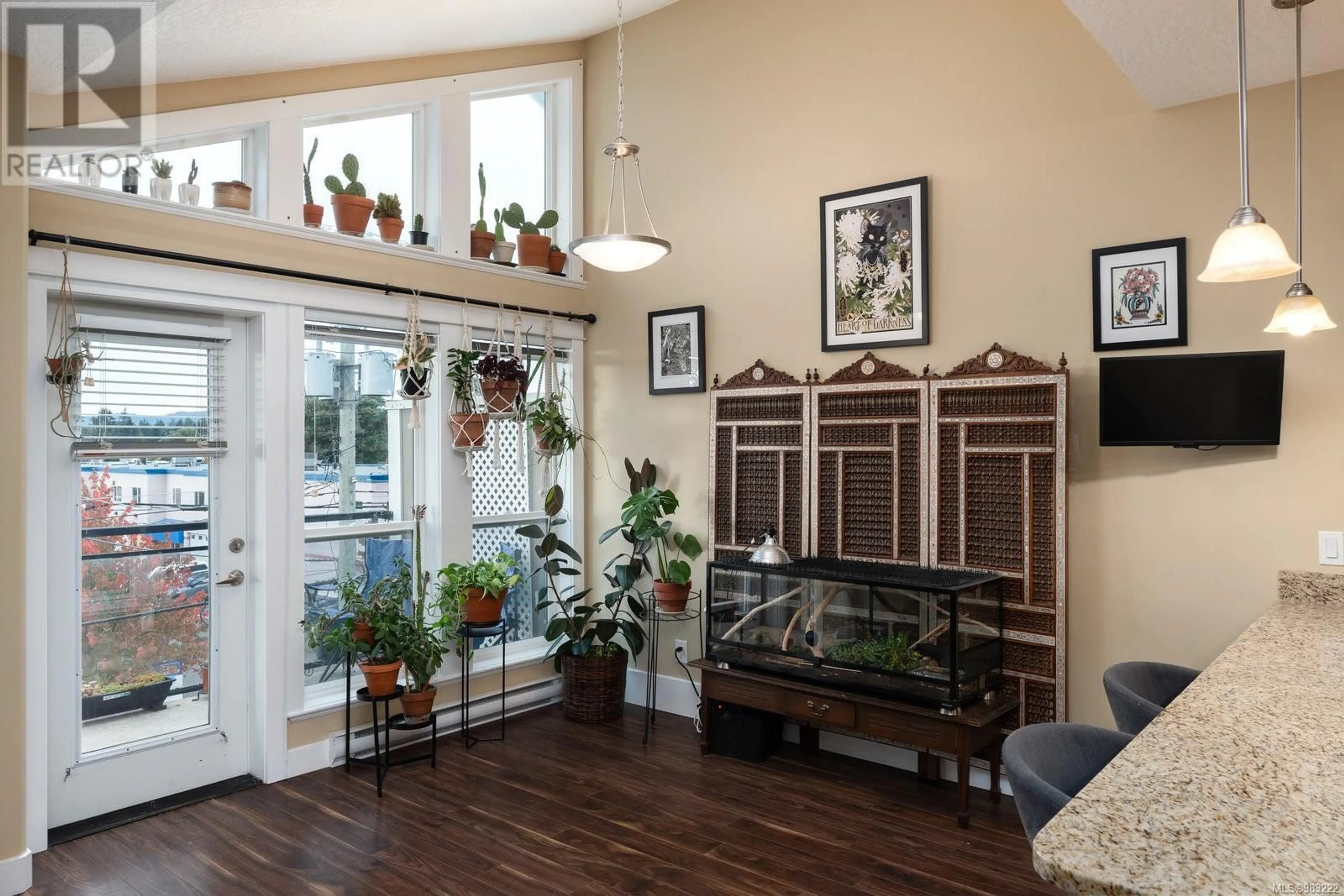 Indoor entryway for 302 938 Dunford Ave, Langford British Columbia V9B2S3