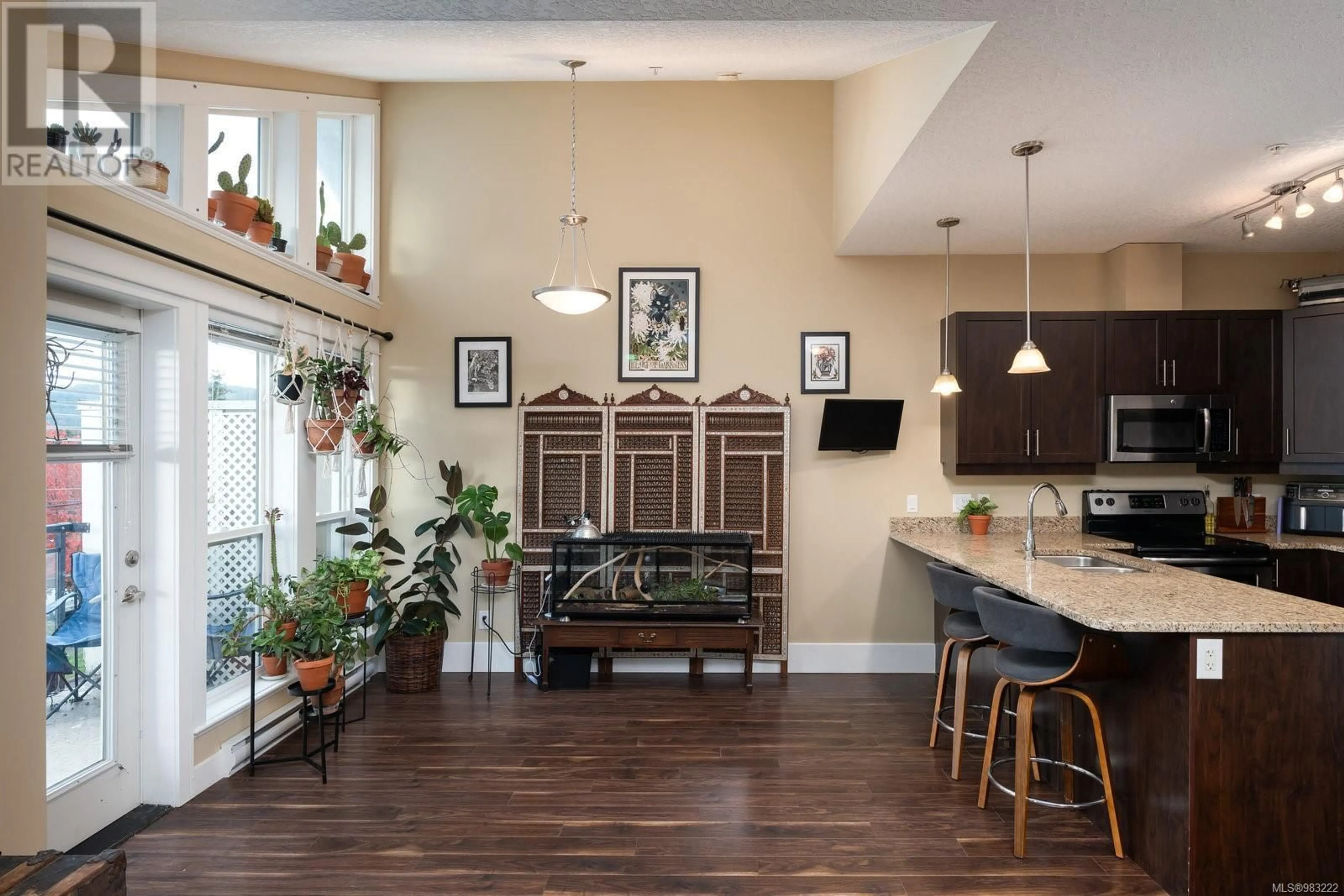 Open concept kitchen, ceramic/tile floor for 302 938 Dunford Ave, Langford British Columbia V9B2S3