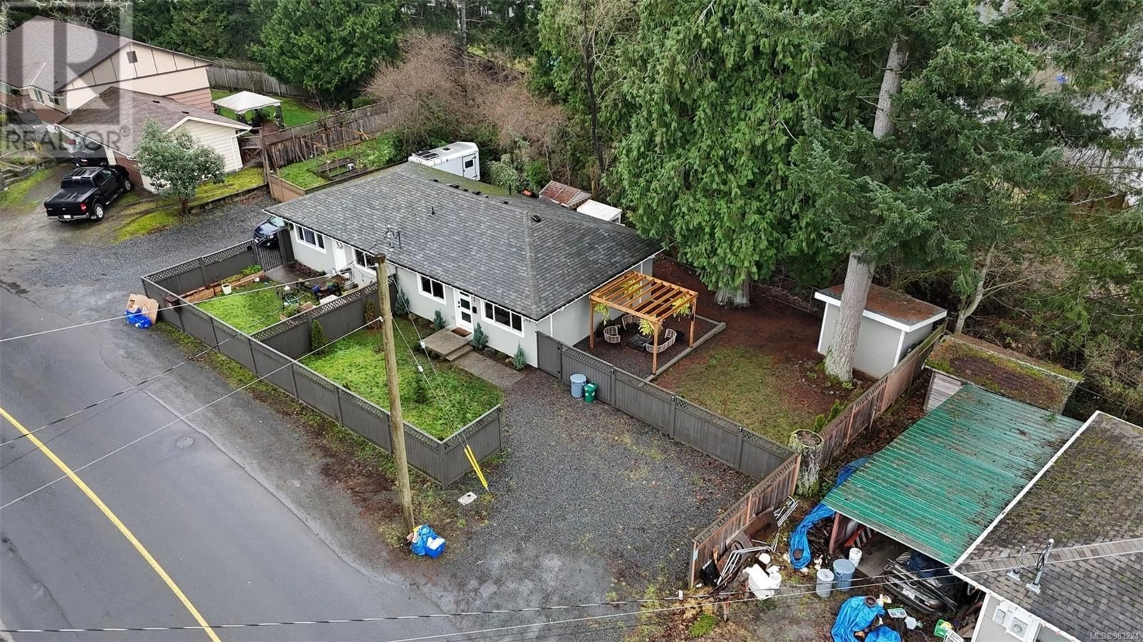 A pic from outside/outdoor area/front of a property/back of a property/a pic from drone, street for 641 Strandlund Ave, Langford British Columbia V9B3G1