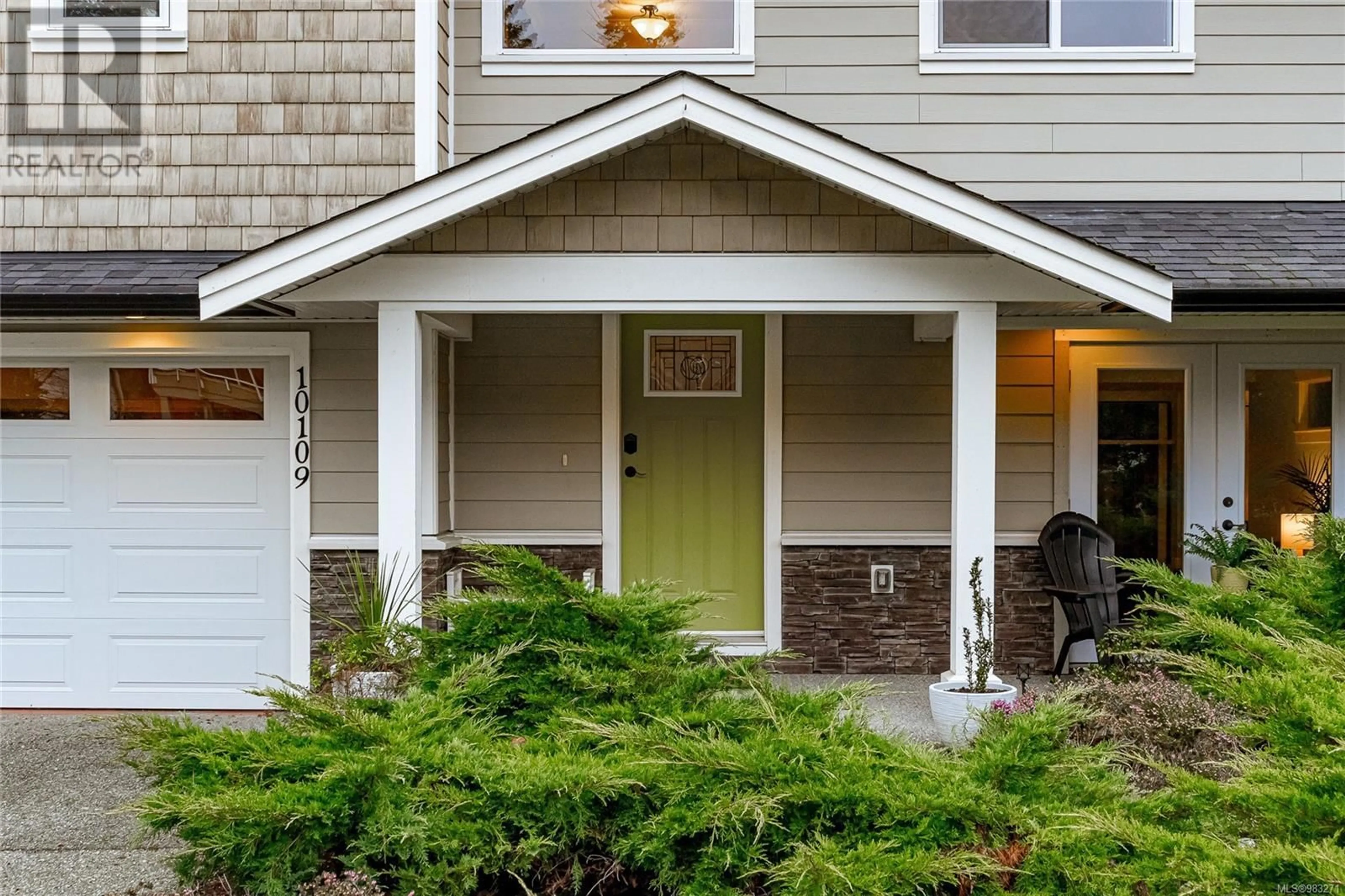 Home with vinyl exterior material, street for 10109 Island View Close, Chemainus British Columbia V0R1K2