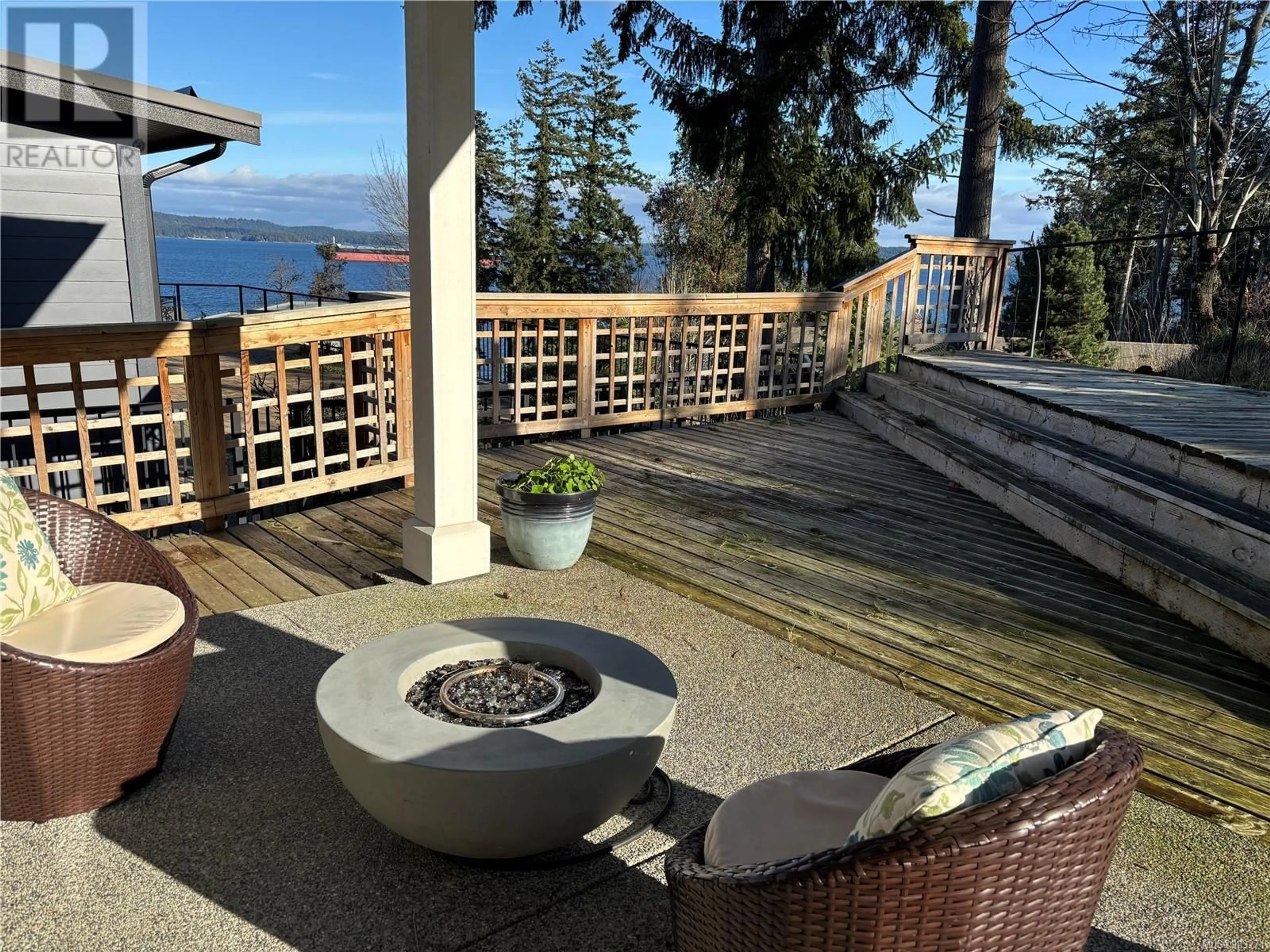 Patio, water/lake/river/ocean view for 10109 Island View Close, Chemainus British Columbia V0R1K2