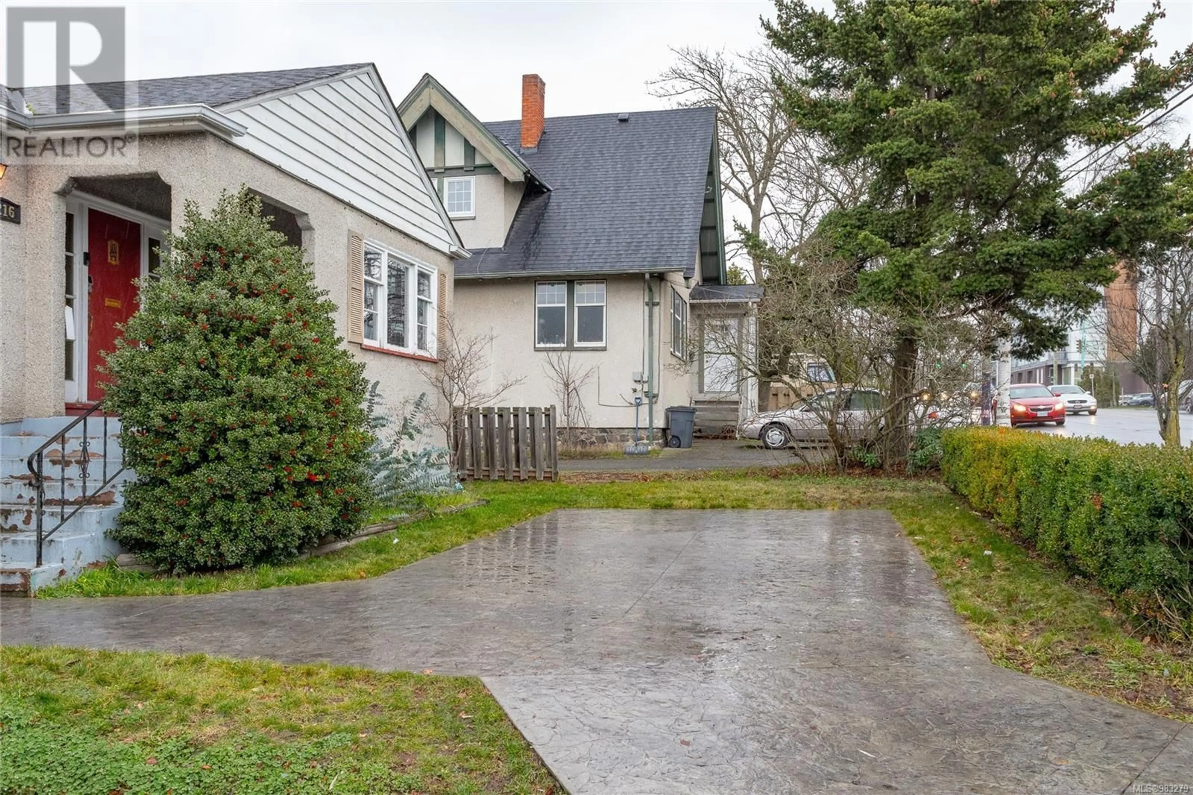 Patio, street for 1216 Hillside Ave, Victoria British Columbia V8T2B2