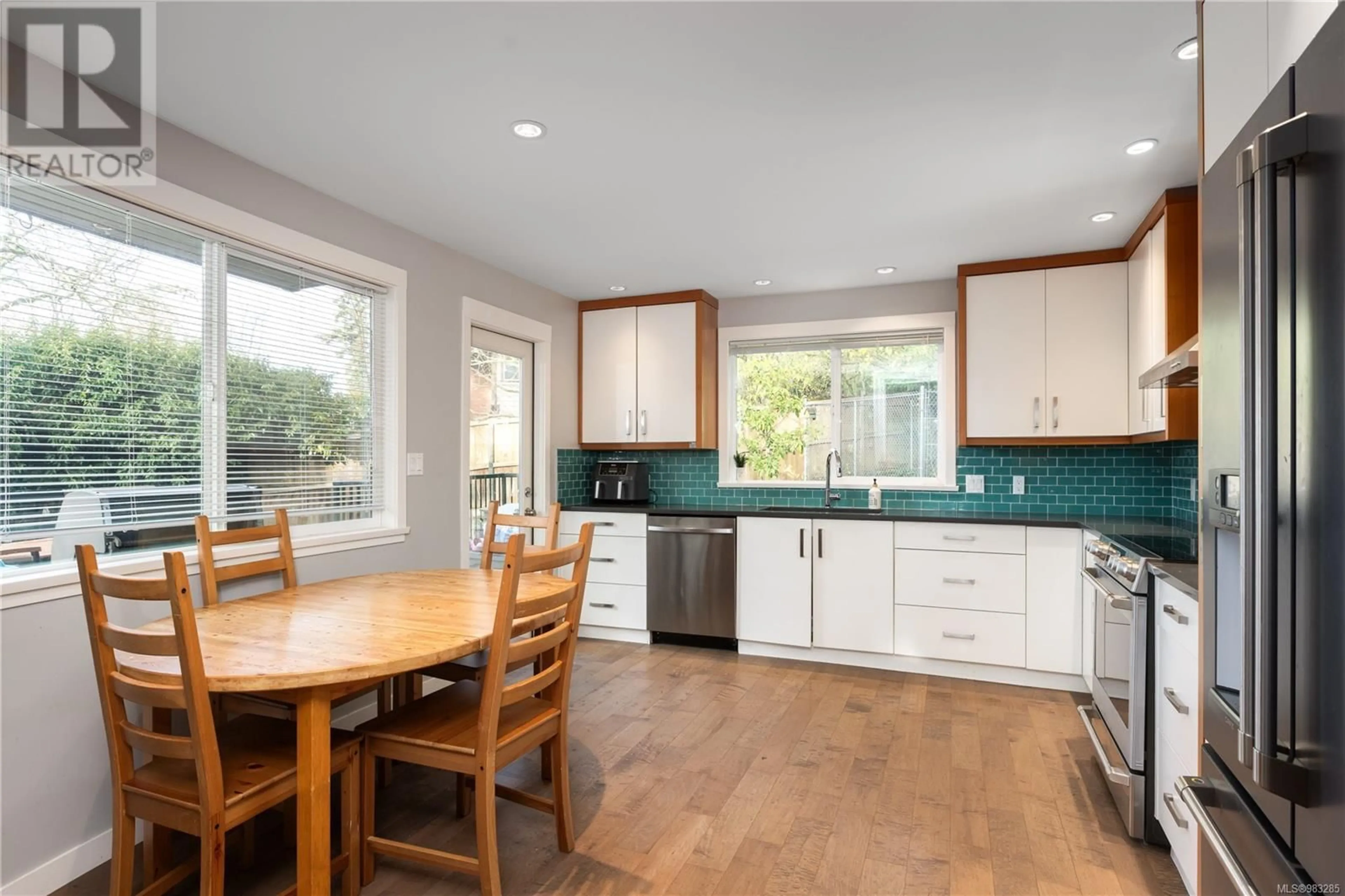 Open concept kitchen, unknown for 2 HOBBIT LANE, View Royal British Columbia V8Z5C7