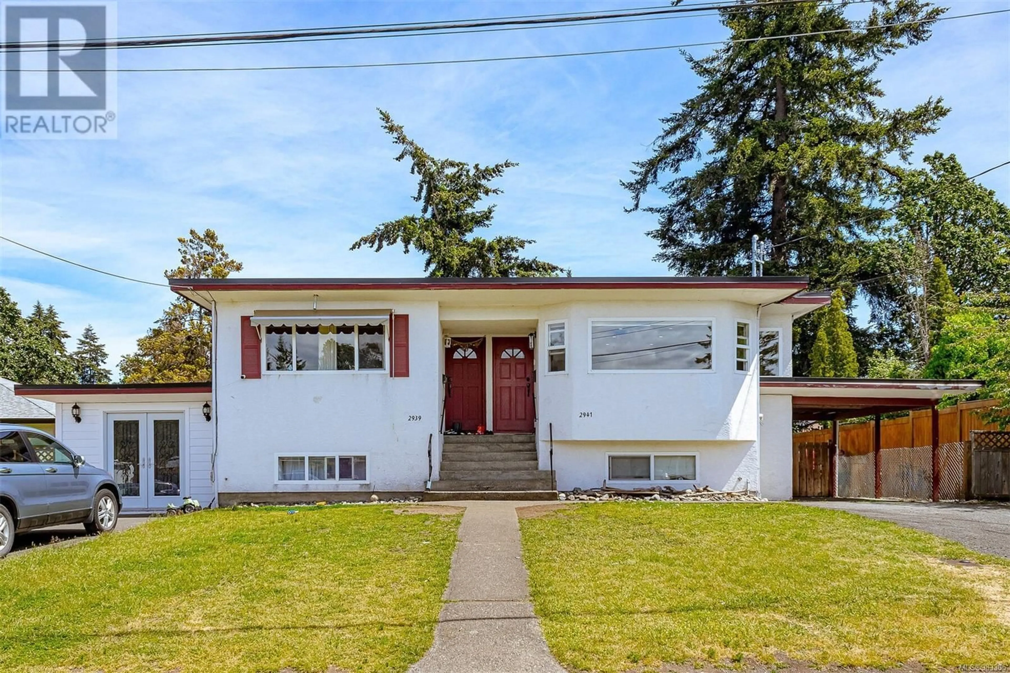 Home with vinyl exterior material, street for 2941 Cuthbert Pl, Colwood British Columbia V9B2J2