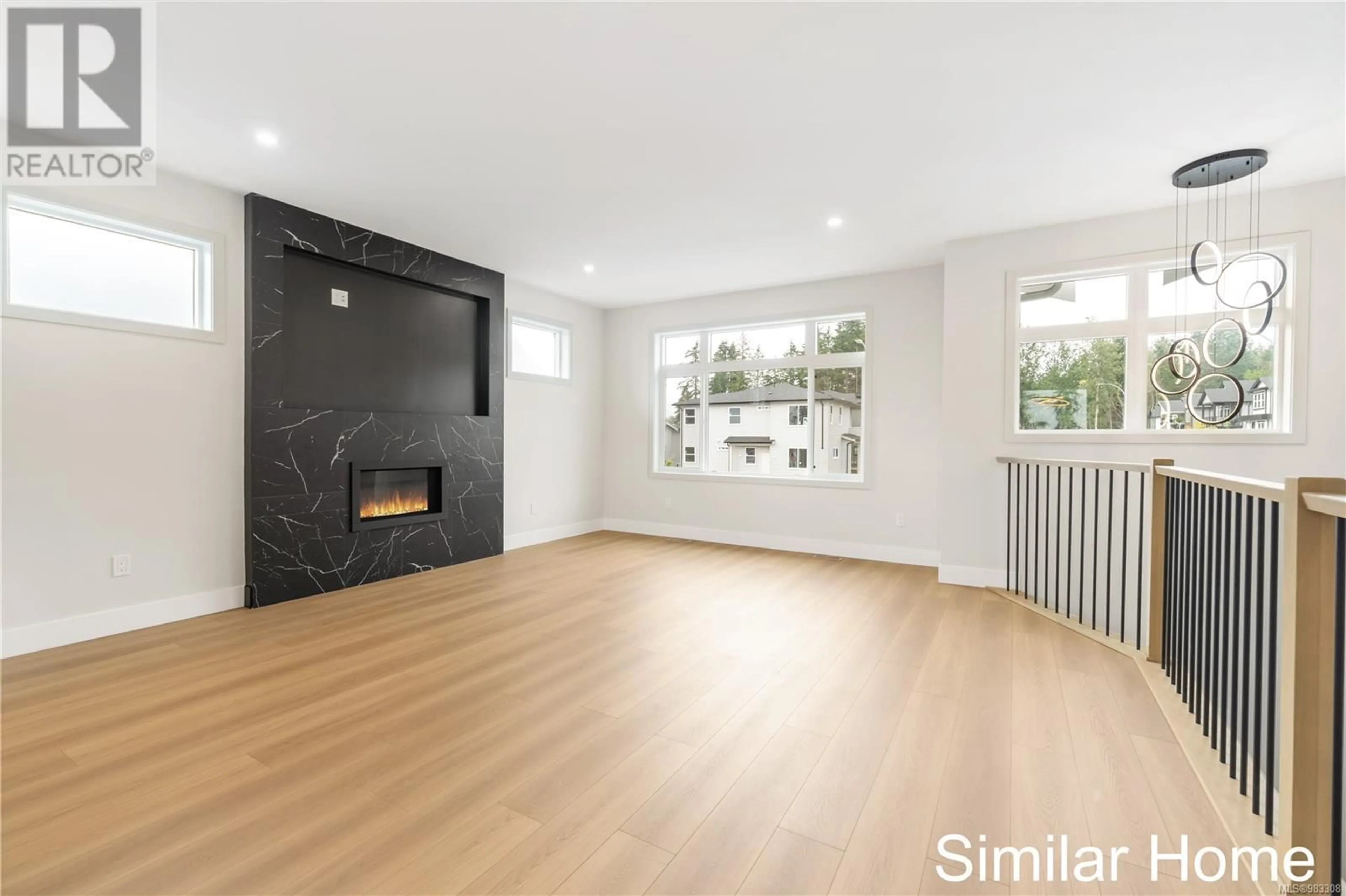 Living room with furniture, wood/laminate floor for 621 Rotayo Rd, Nanaimo British Columbia V9R0K9