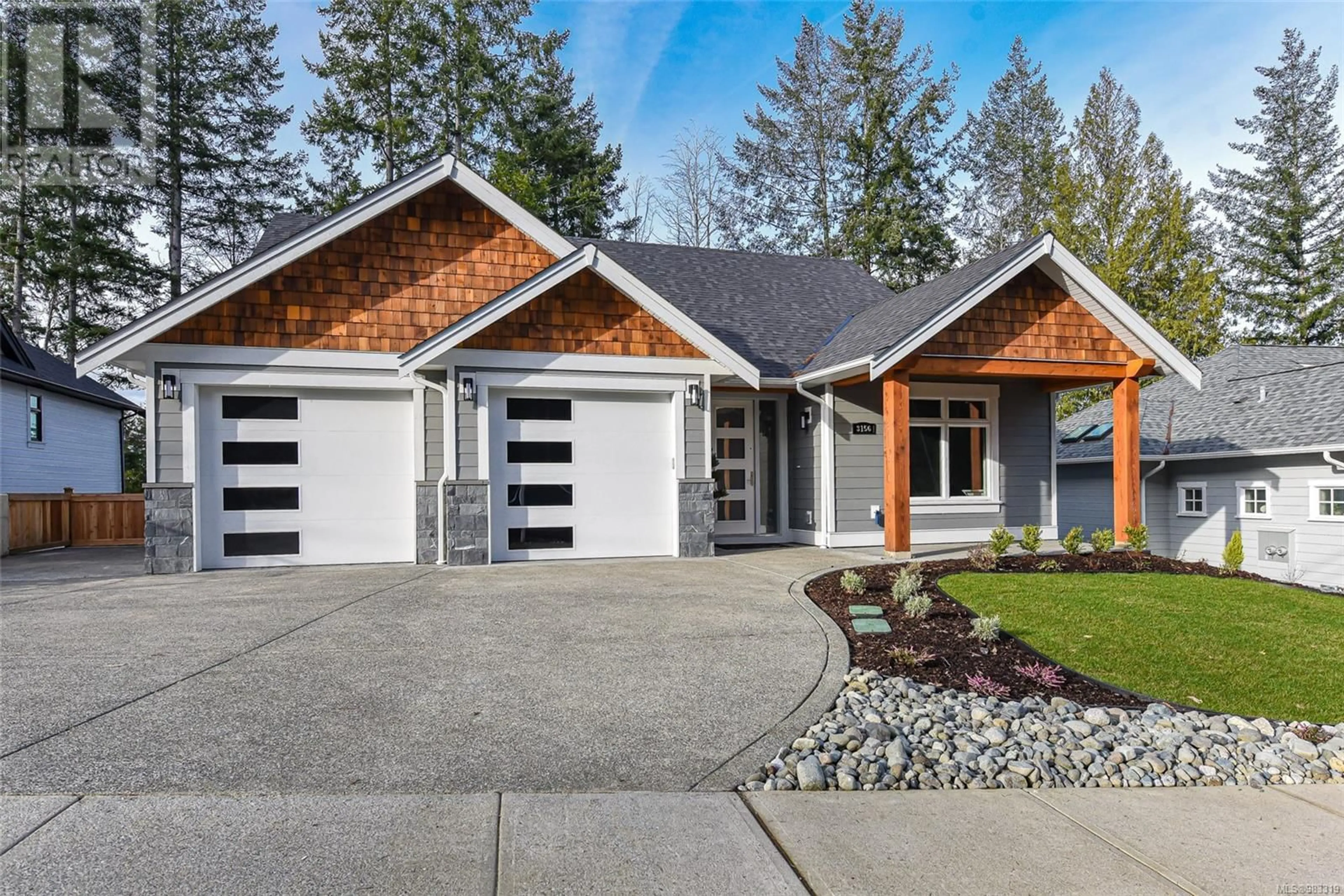 Home with vinyl exterior material, street for 3156 Mission Rd, Courtenay British Columbia V9N3Z9