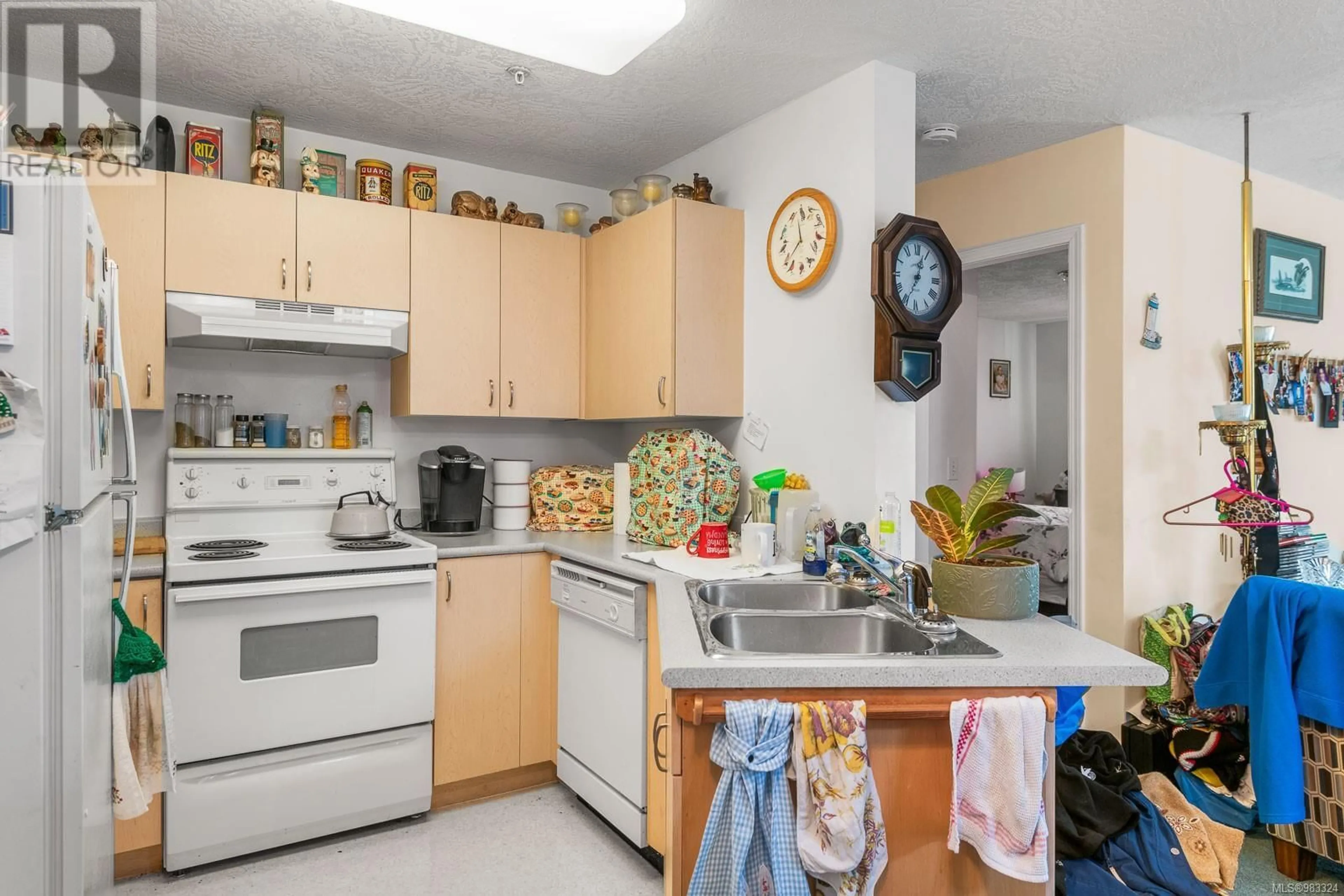 Standard kitchen, unknown for 406 3855 11th Ave, Port Alberni British Columbia V9Y4Z2