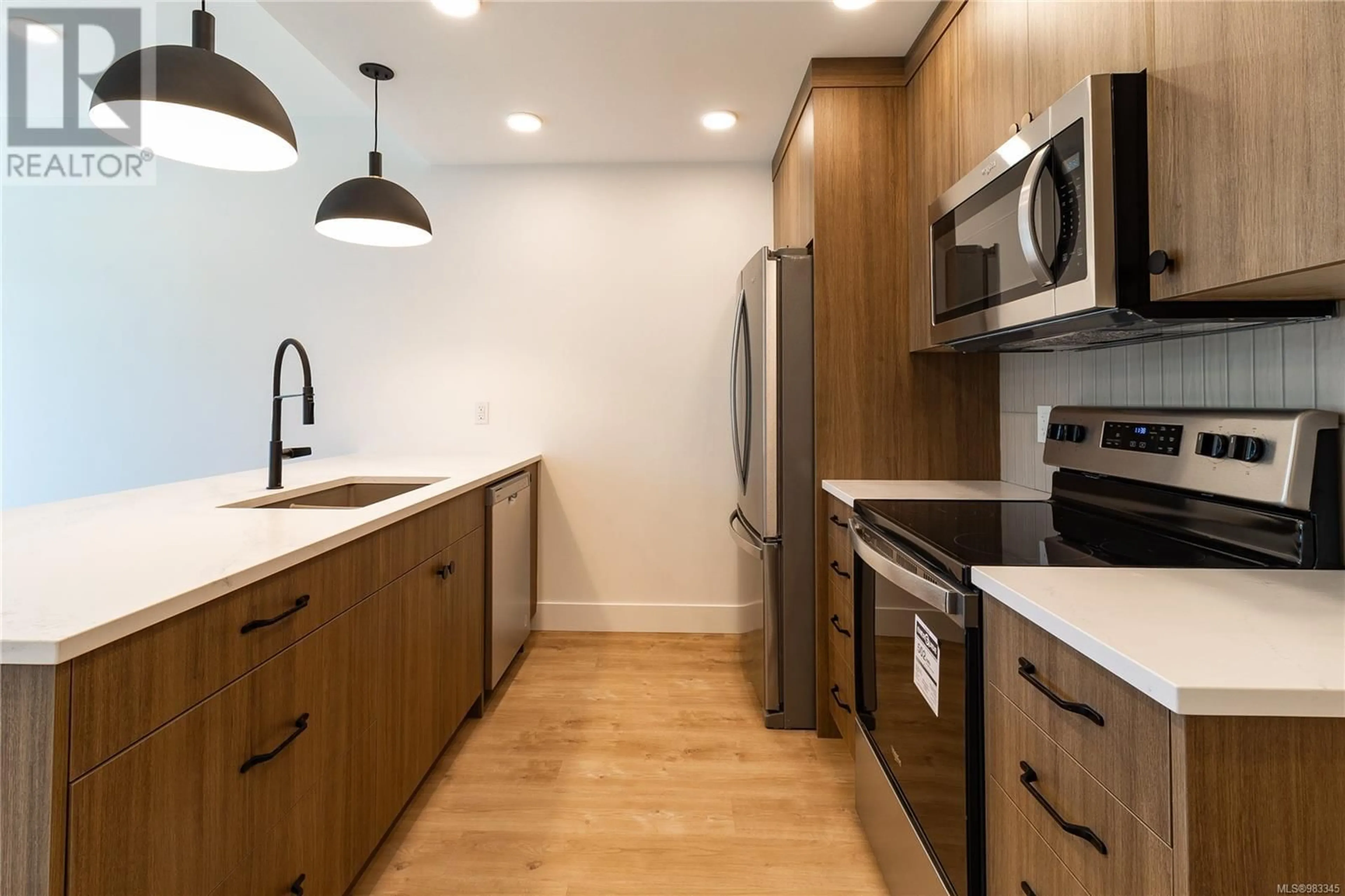 Standard kitchen, wood/laminate floor for 206 - 201 DOGWOOD DRIVE, Ladysmith British Columbia V9G0C3