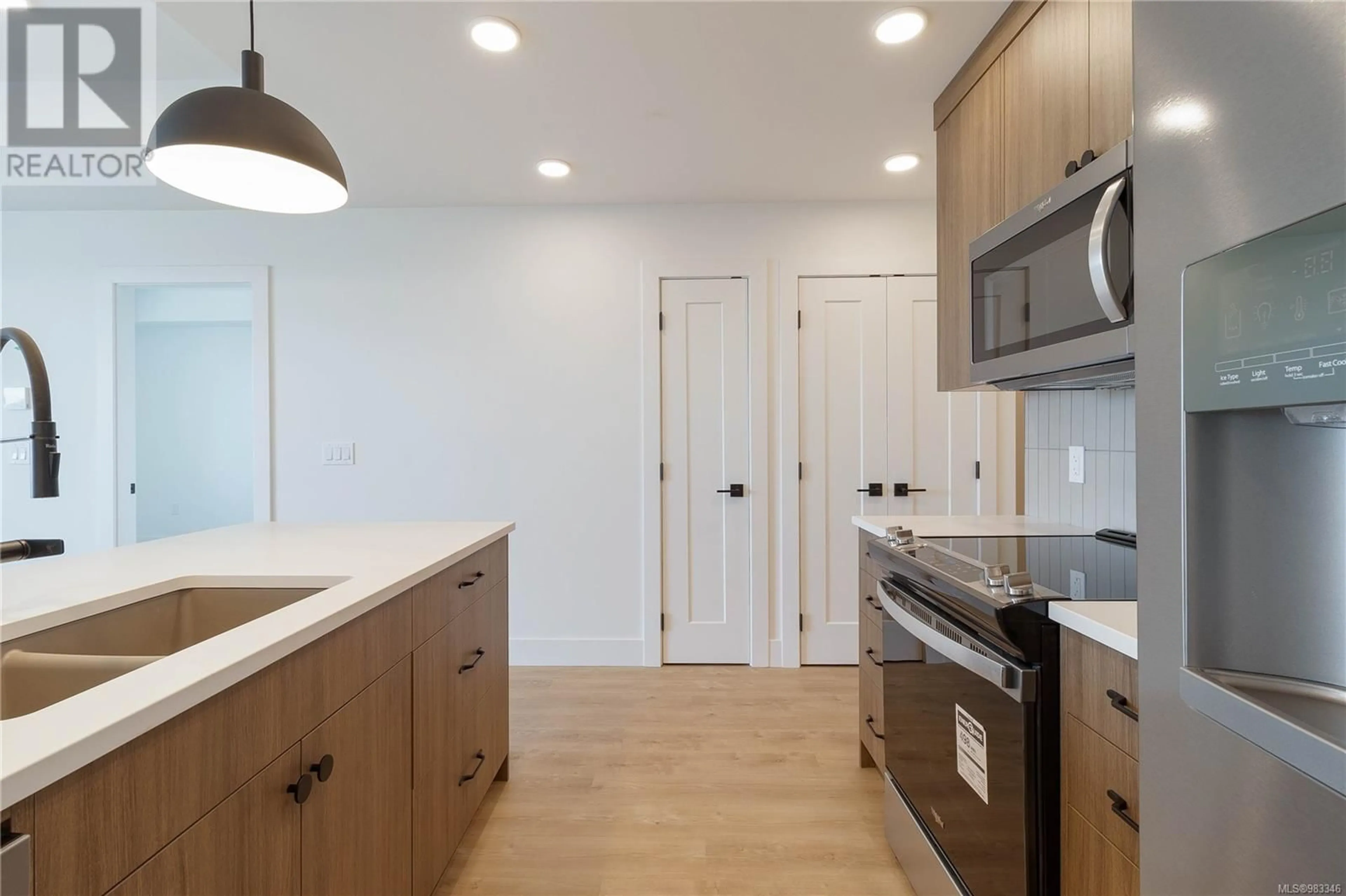 Standard kitchen, unknown for 401 - 201 DOGWOOD DRIVE, Ladysmith British Columbia V9G0C3