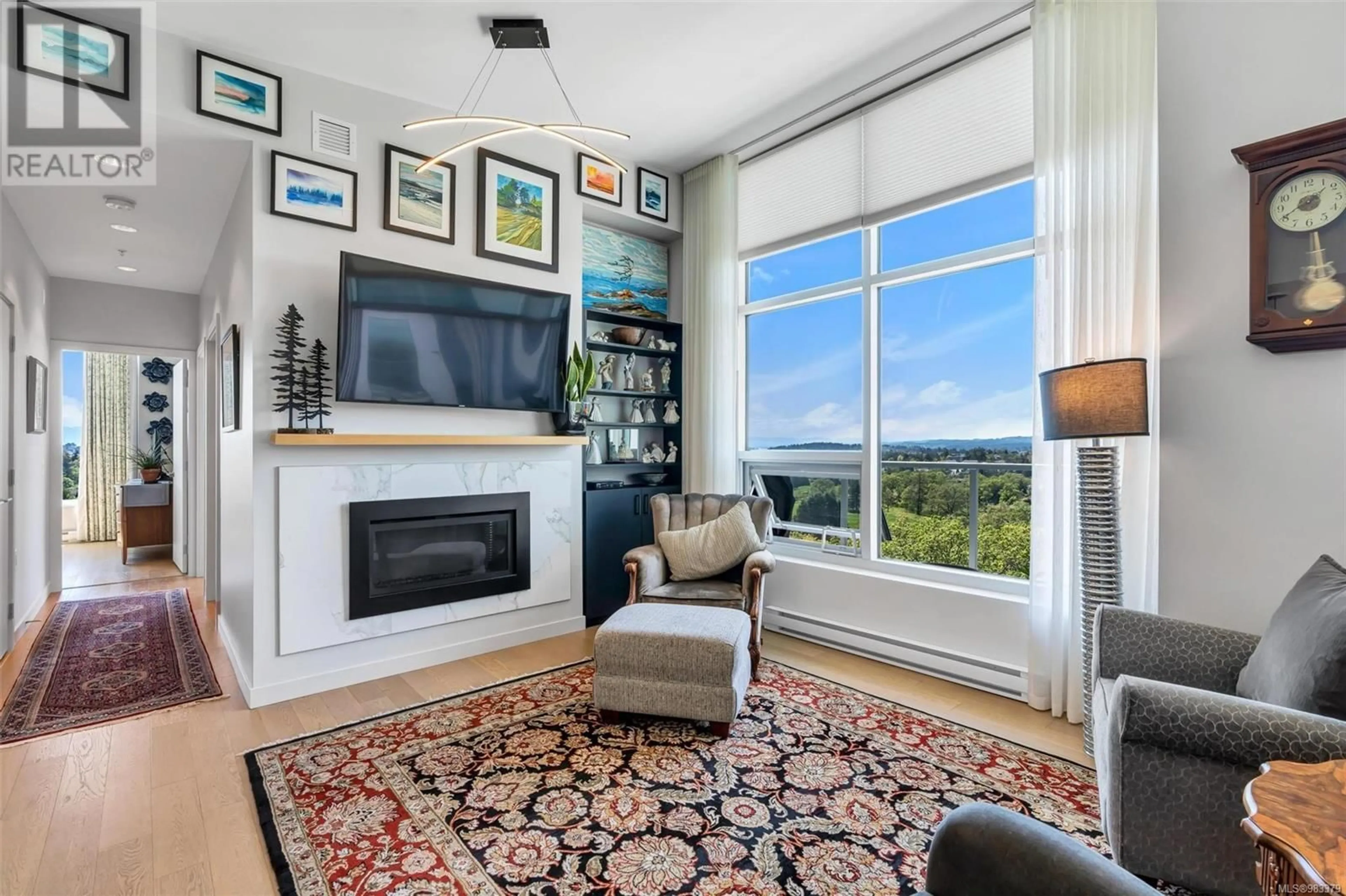 Living room with furniture, unknown for 802 4009 Rainbow Hill Lane, Saanich British Columbia V8X0B3