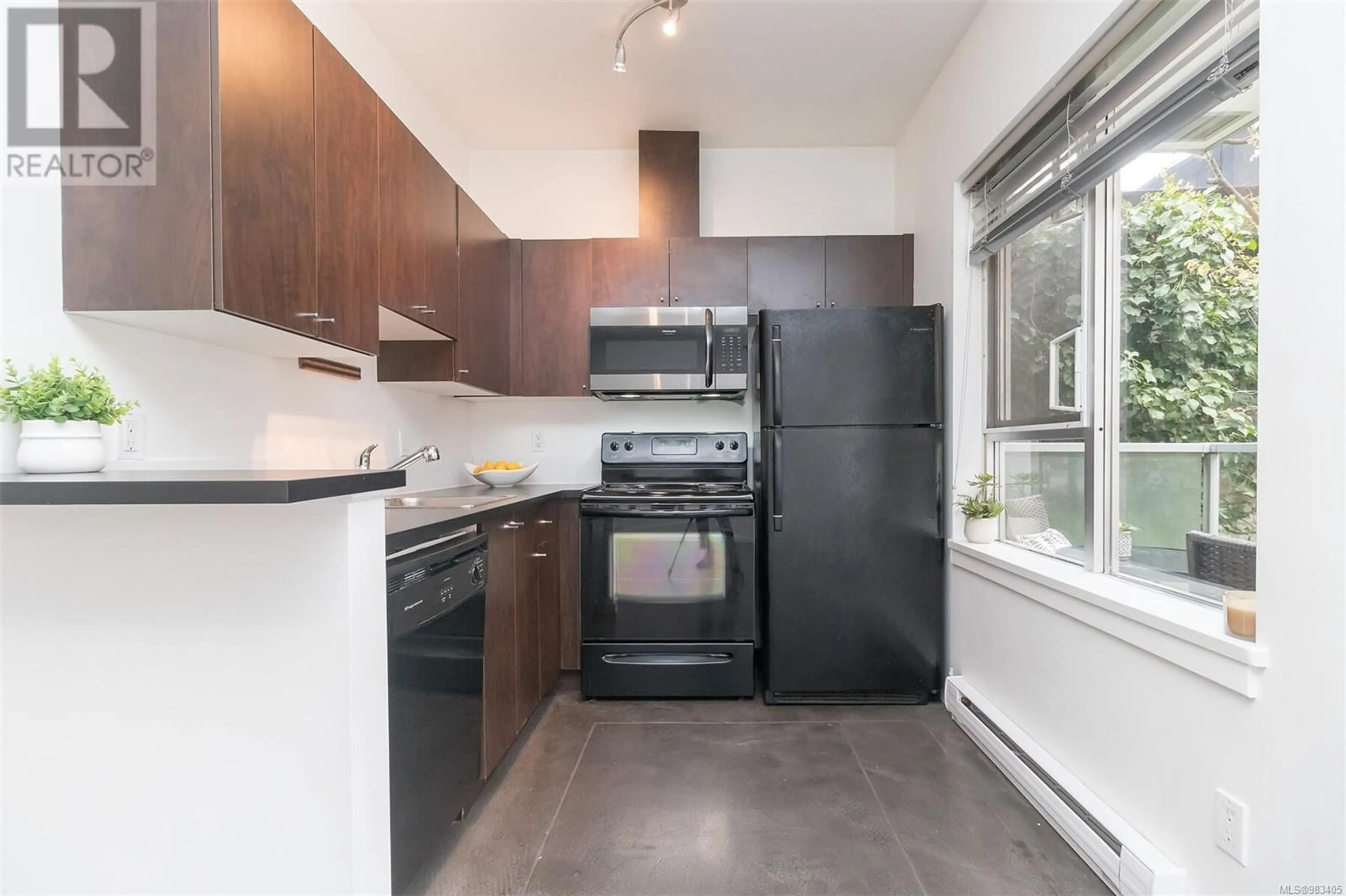 Standard kitchen, unknown for 304 848 Mason St, Victoria British Columbia V8W1R2