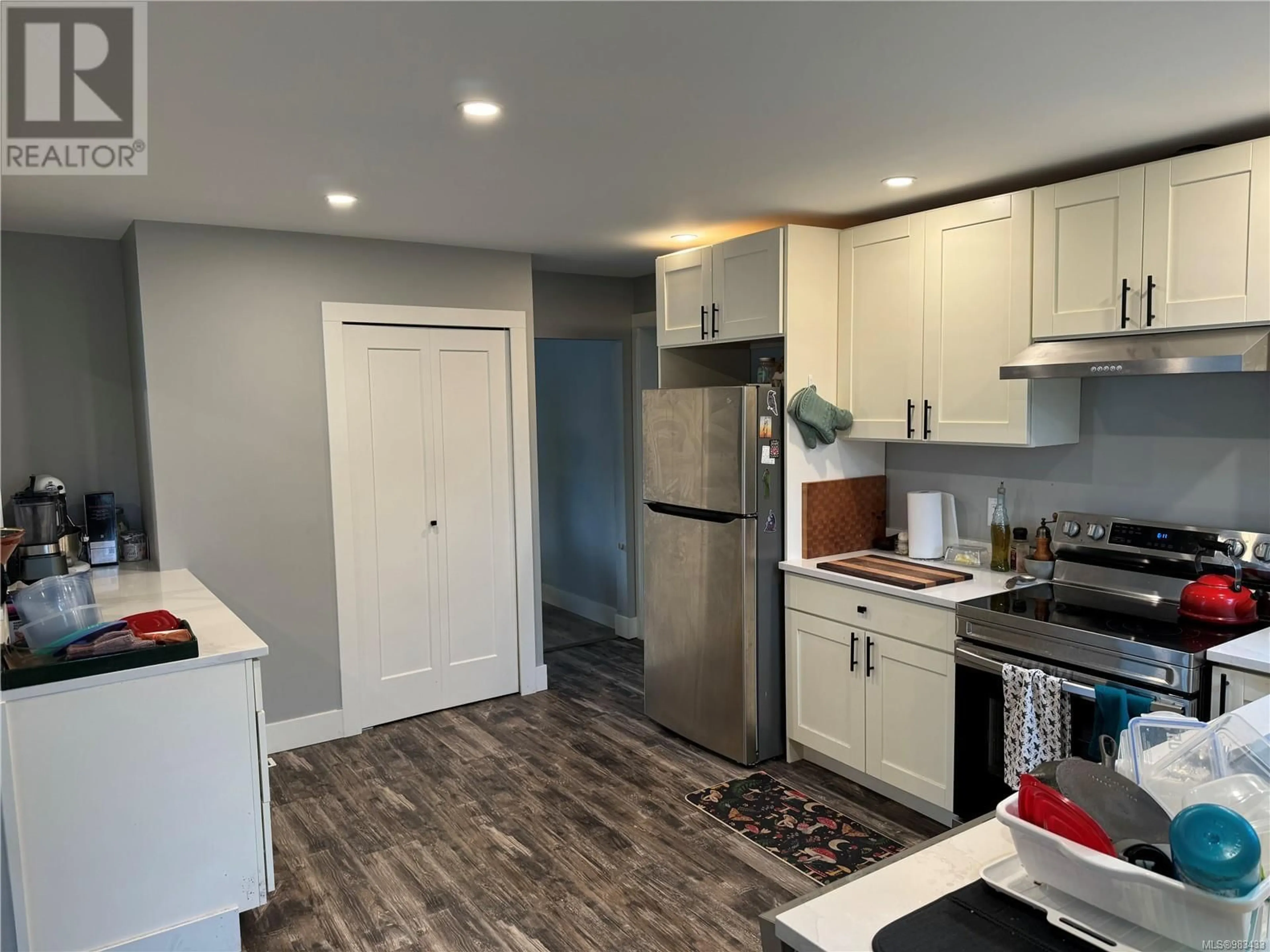 Open concept kitchen, unknown for 4101 Redford St, Port Alberni British Columbia V9Y3R6