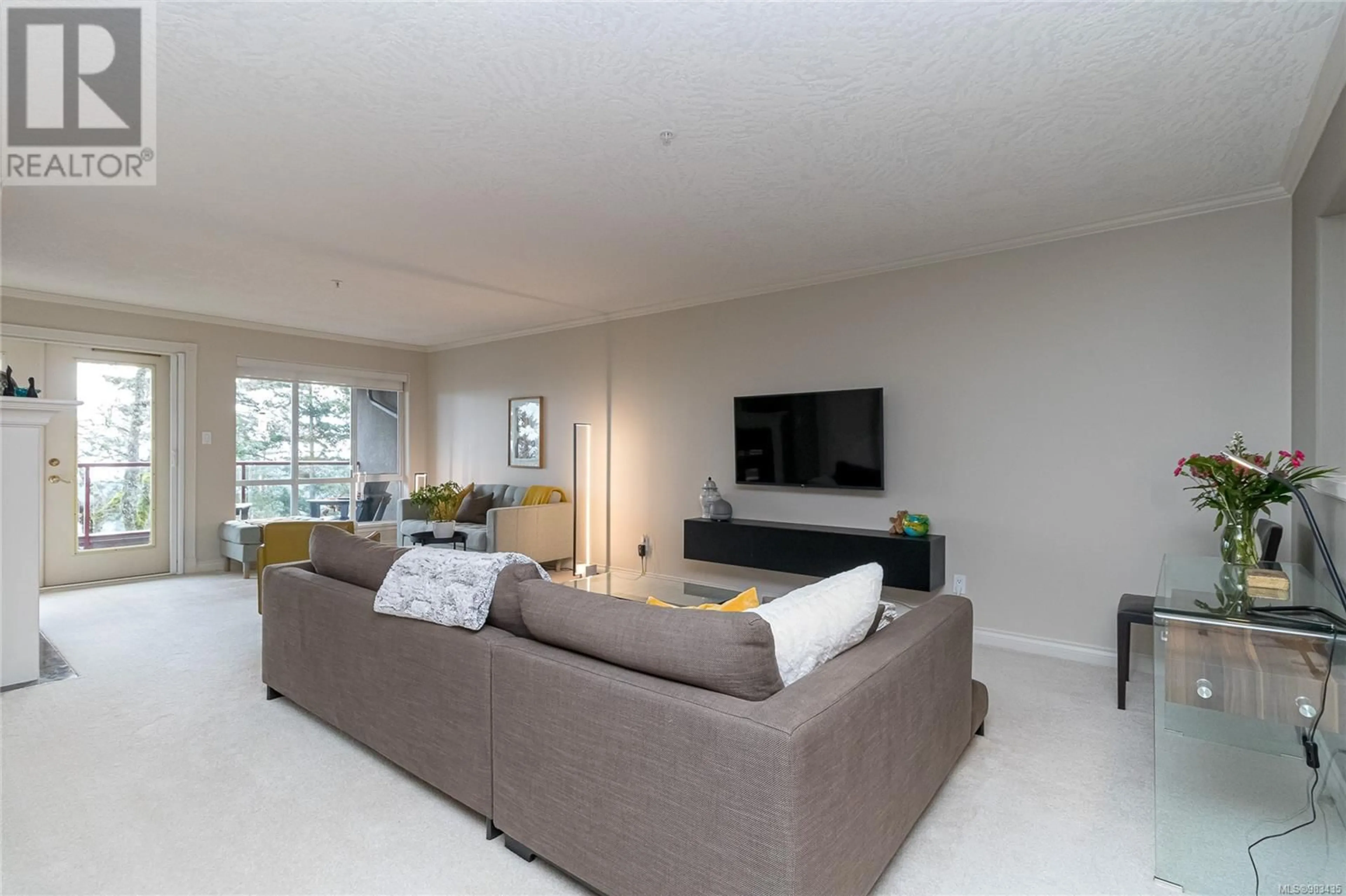 Living room with furniture, unknown for 504 940 Boulderwood Rise, Saanich British Columbia V8Y3H5