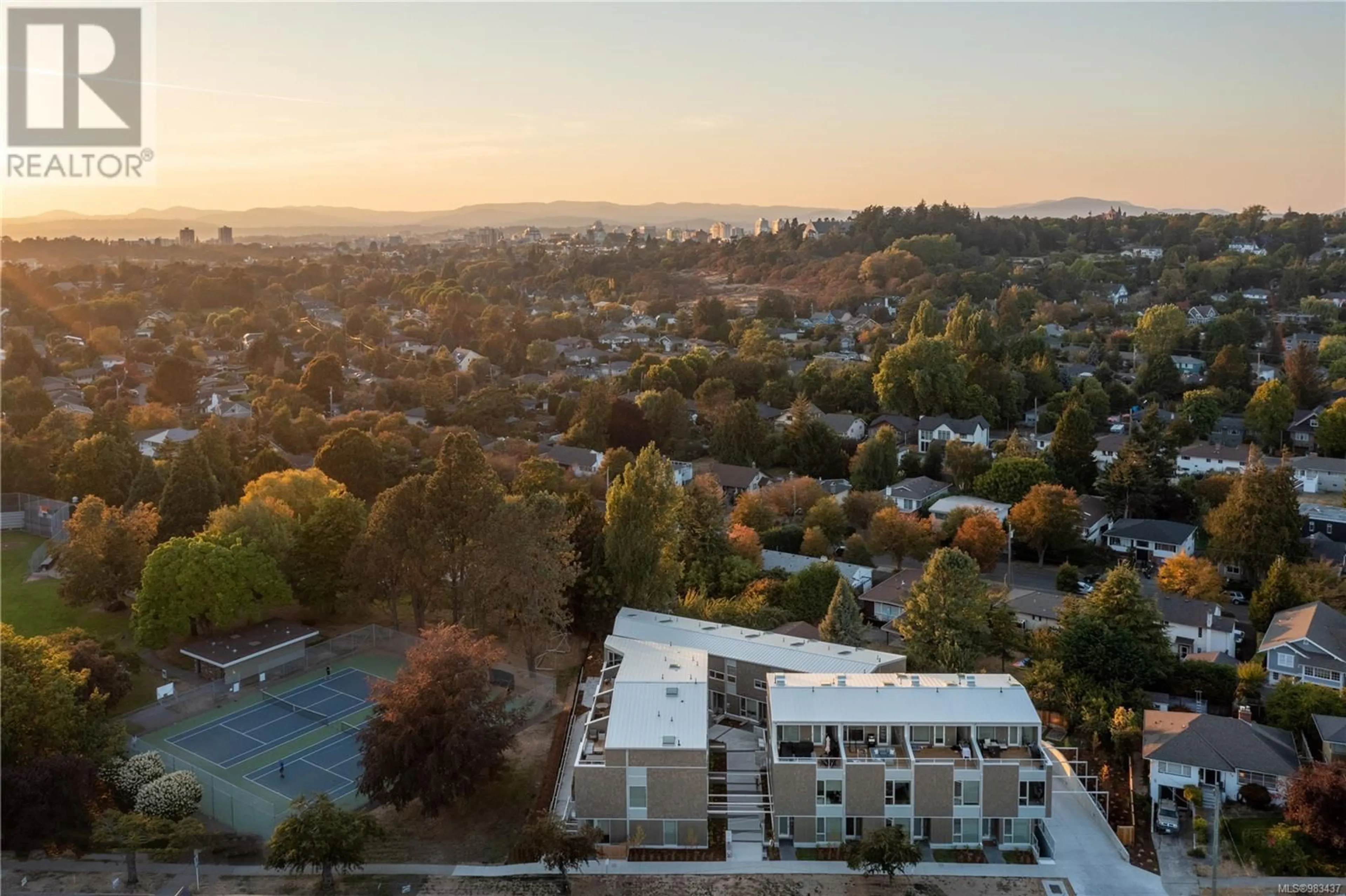 A pic from outside/outdoor area/front of a property/back of a property/a pic from drone, city buildings view from balcony for 119 1720 Fairfield Rd, Victoria British Columbia V8S1G3