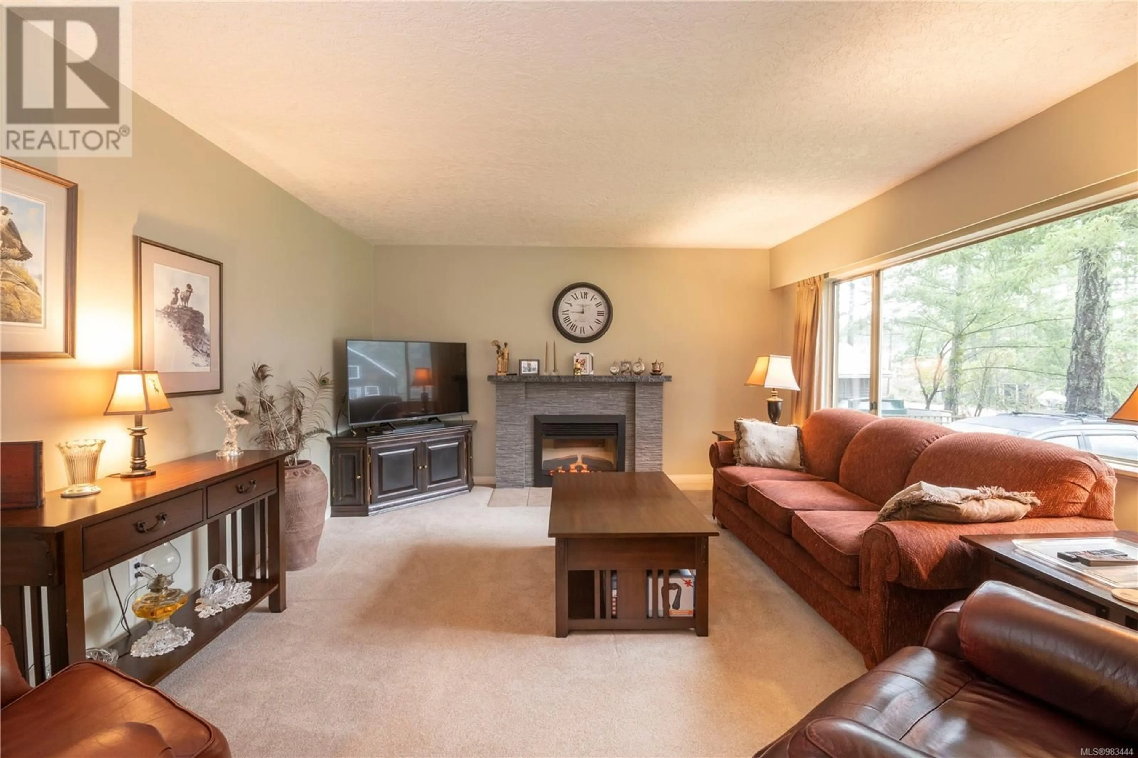 Living room with furniture, unknown for 635 Pinewood Rd, Gabriola Island British Columbia V0R1X4