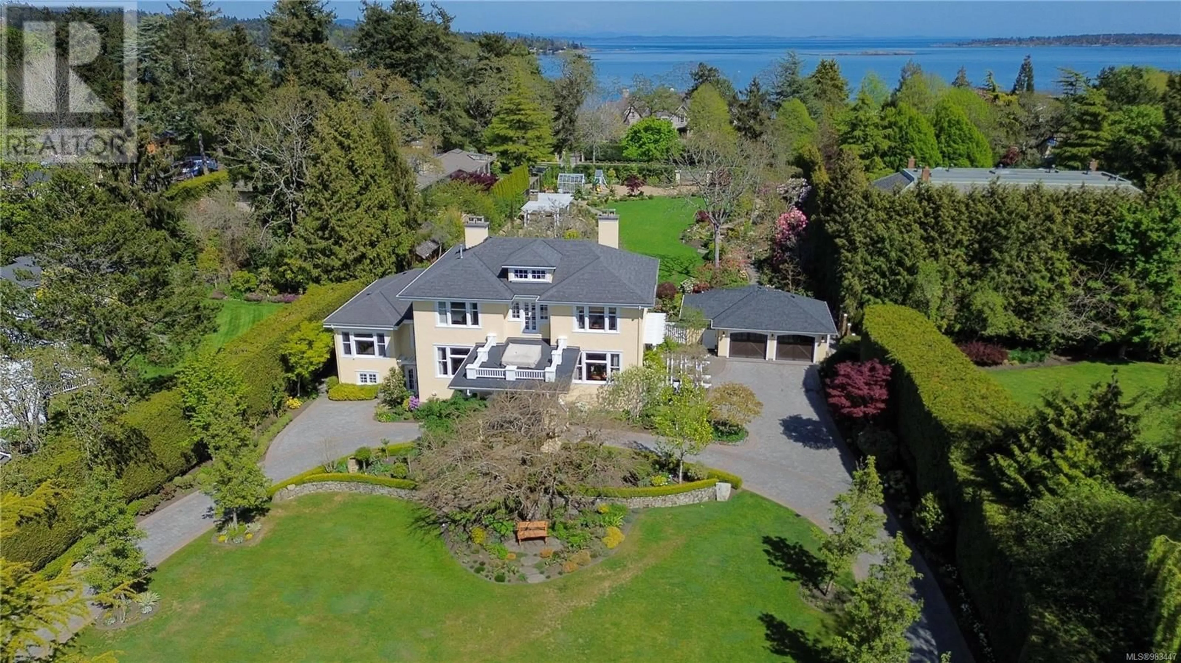 A pic from outside/outdoor area/front of a property/back of a property/a pic from drone, water/lake/river/ocean view for 2970 Rutland Rd, Oak Bay British Columbia V8R3R6